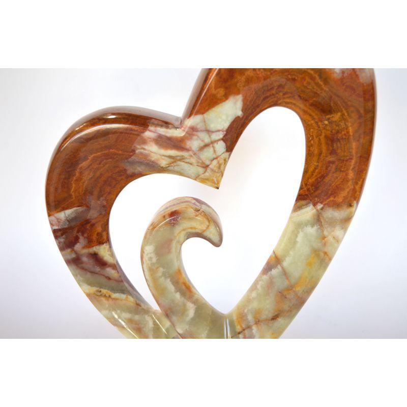 Americano Bellissima scultura di cuore in onice in vendita
