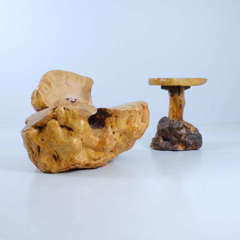 Hermoso conjunto de silla y mesa auxiliar de madera finlandesa orgánica, Finlandia Años 50 en venta 2