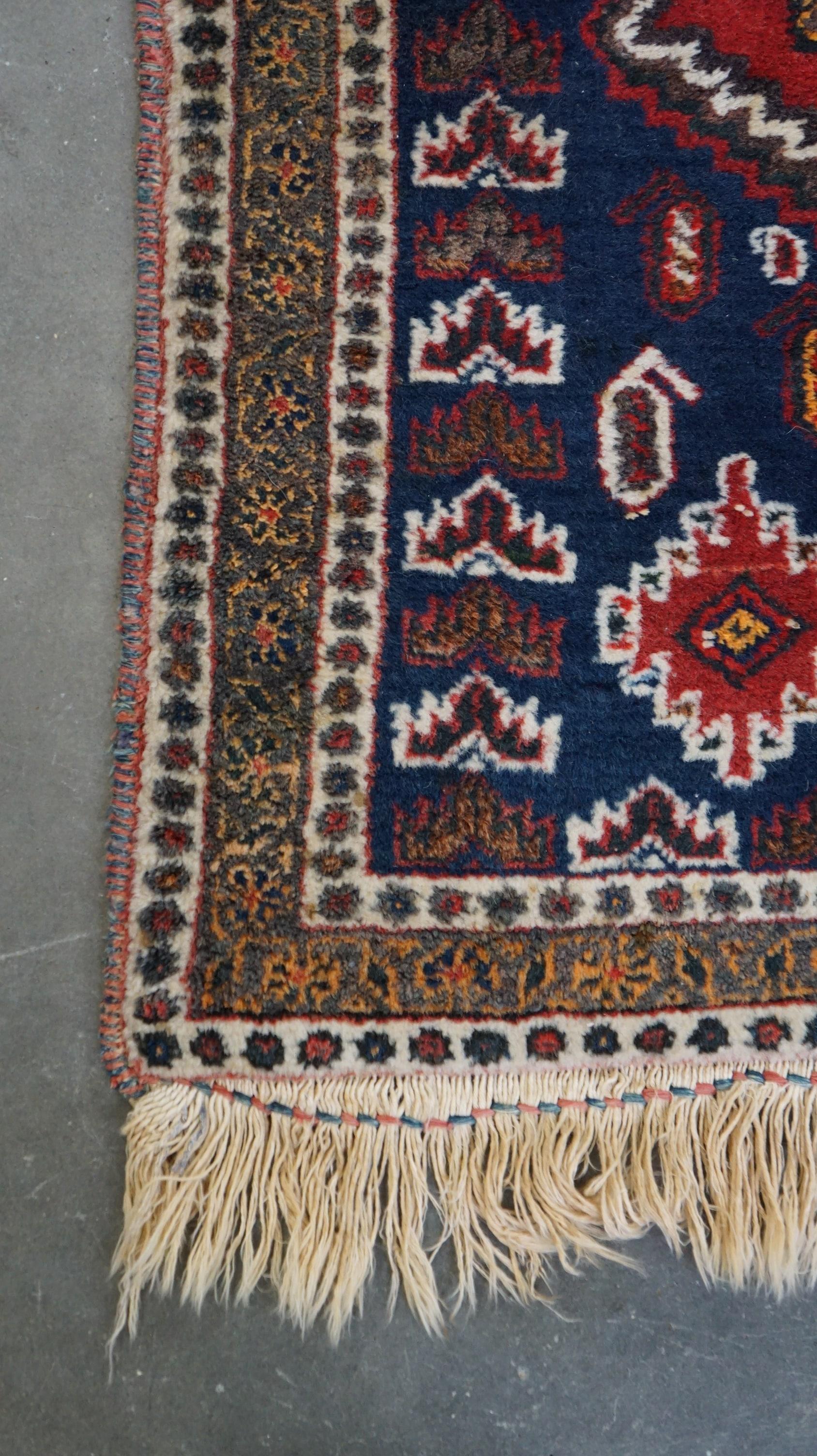 Cotton Beautiful oriental rug with beautiful colors and interesting patterns 110x75cm For Sale