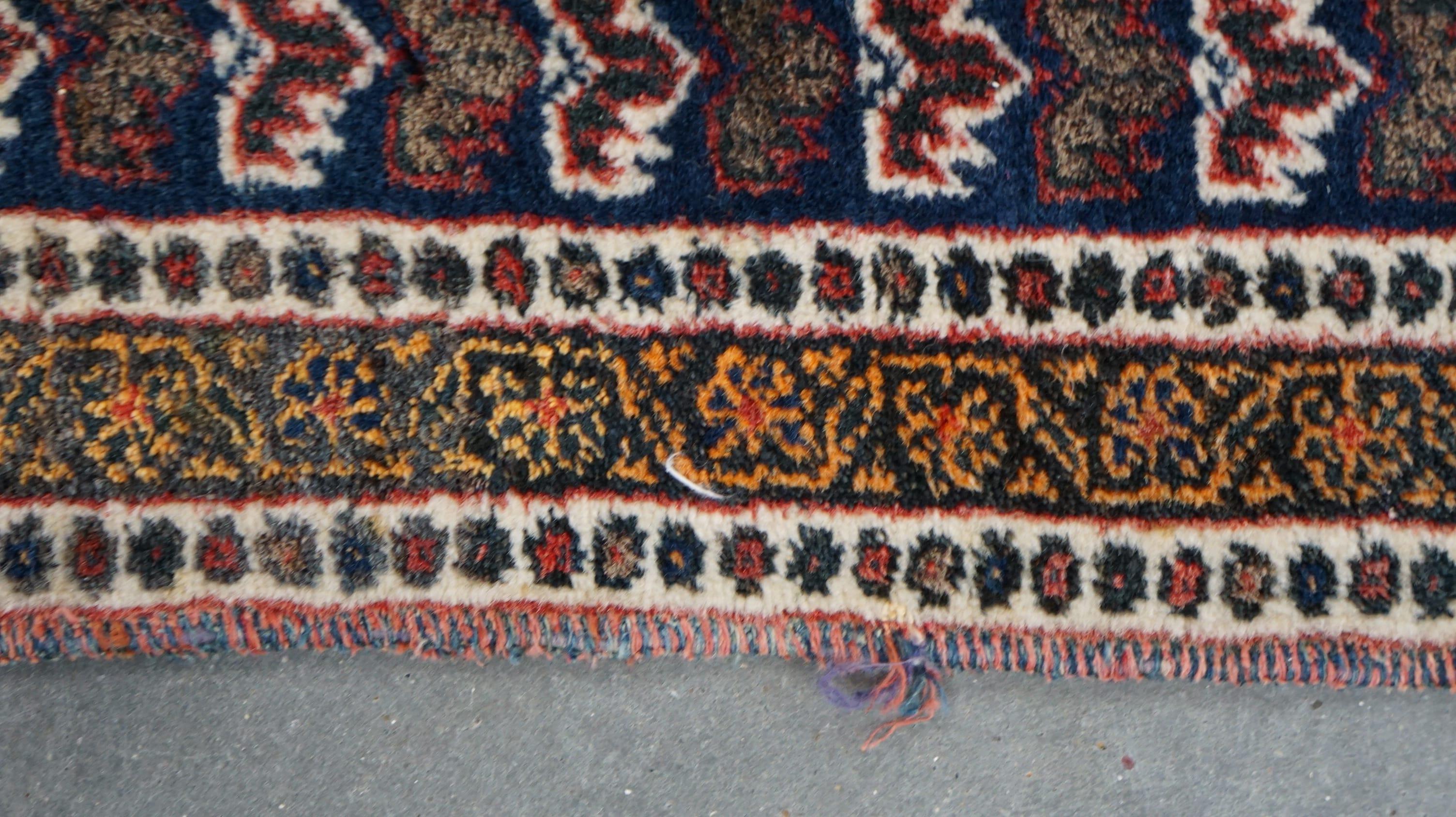 Beautiful oriental rug with beautiful colors and interesting patterns 110x75cm For Sale 1