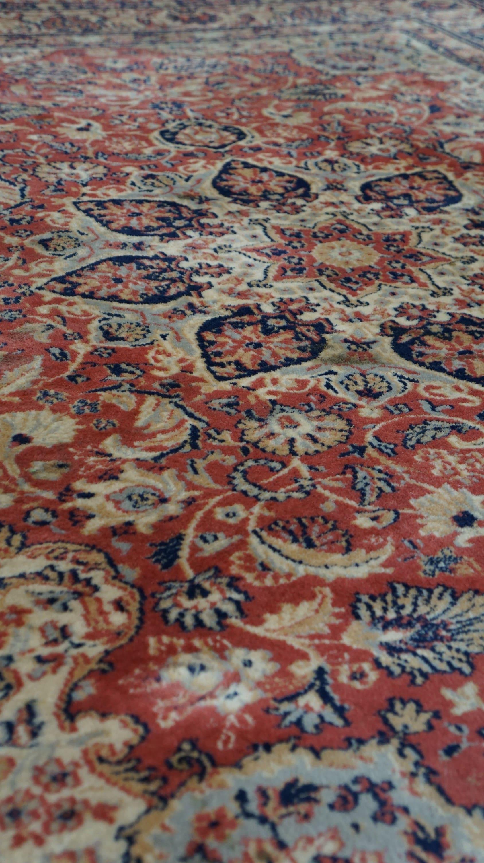 Preciosa alfombra oriental de color crema, azul, rojo y rosa, 246x172cm en Bueno estado para la venta en Harderwijk, NL