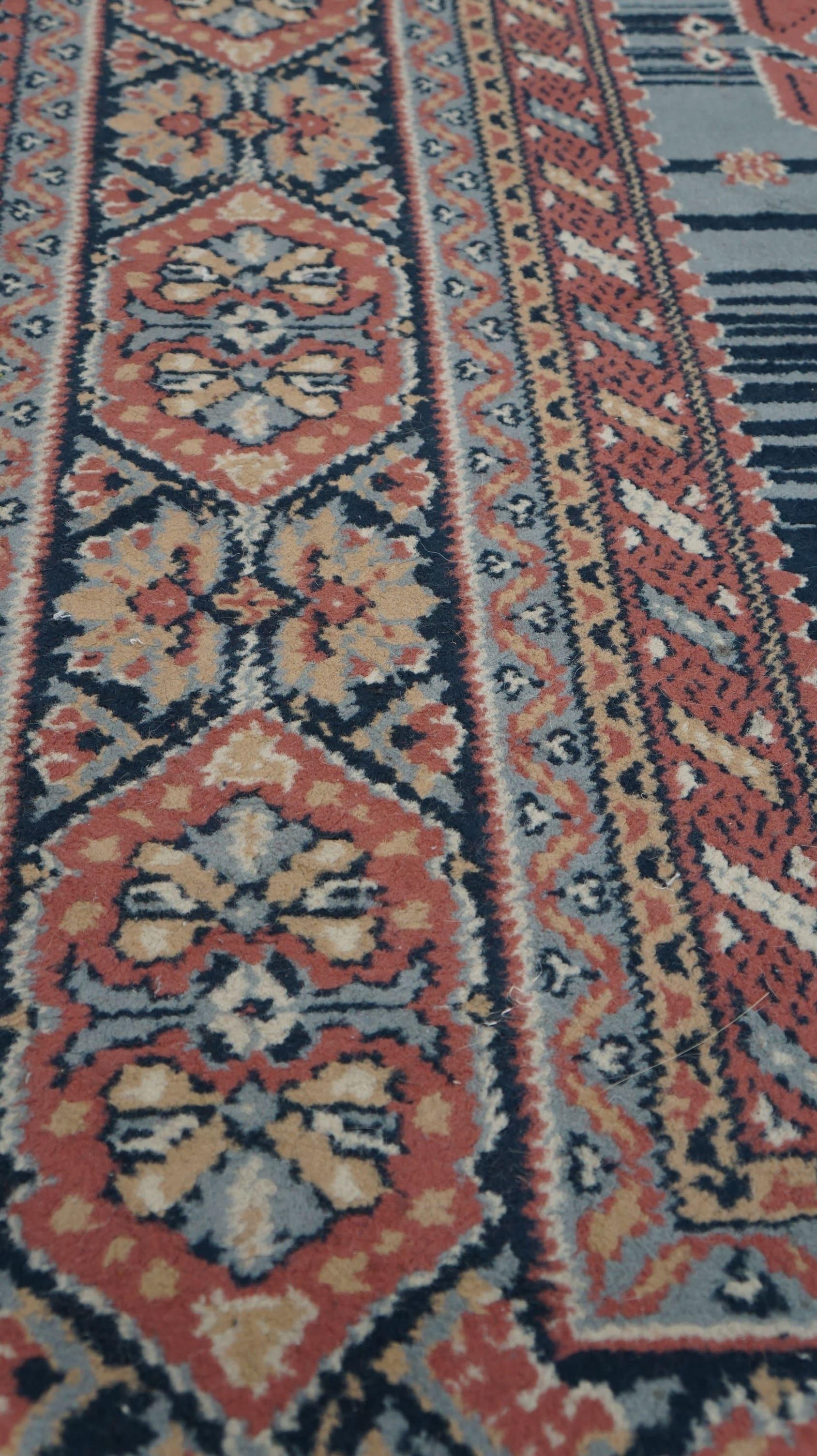 20th Century Beautiful oriental style rug with mainly blue and pink colors 280x190cm For Sale