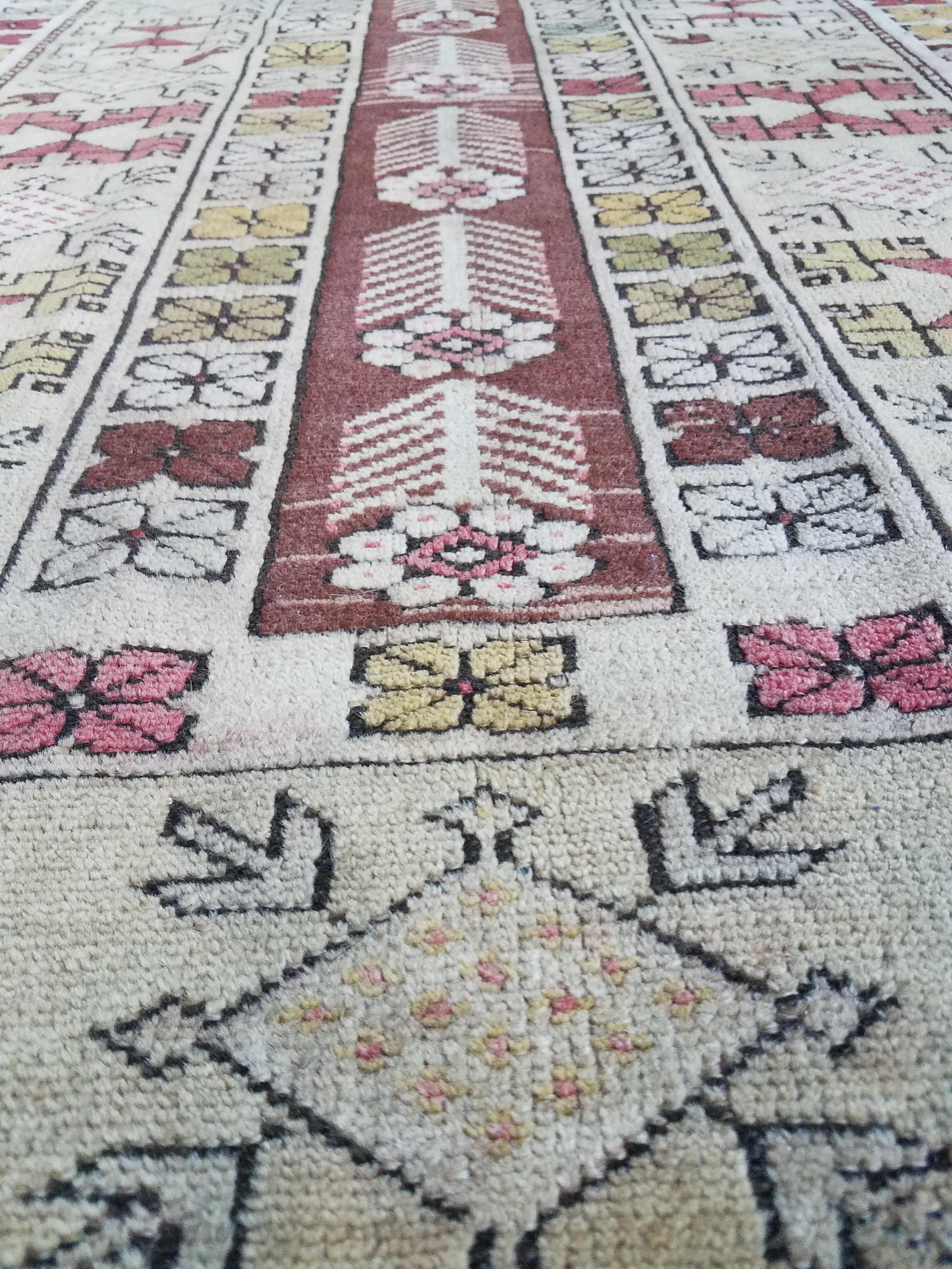 Hand-Woven Beautiful Oriental Tribal Area Rug, Sar 3 For Sale