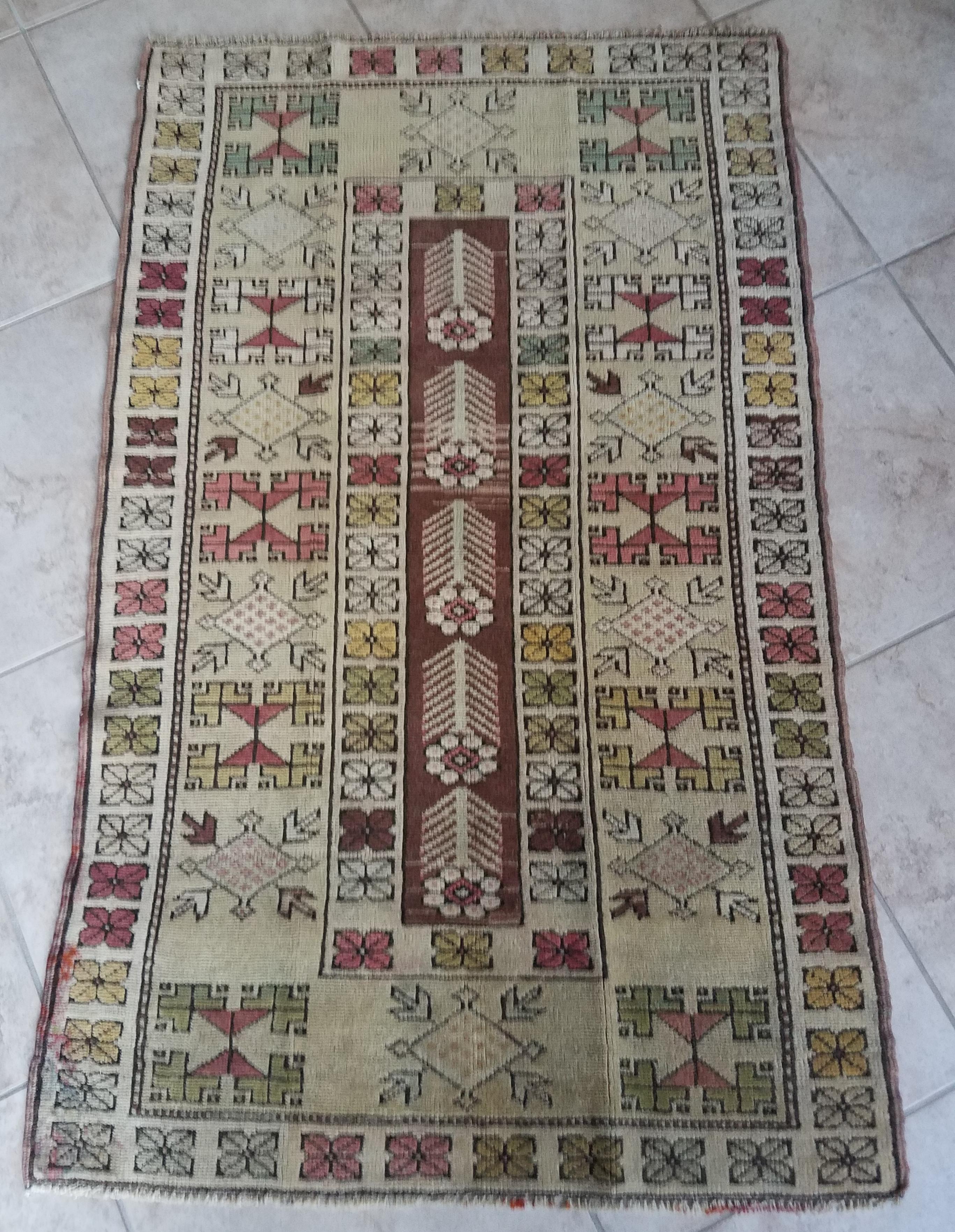 Beautiful Oriental Tribal Area Rug, Sar 3 In New Condition For Sale In Orlando, FL