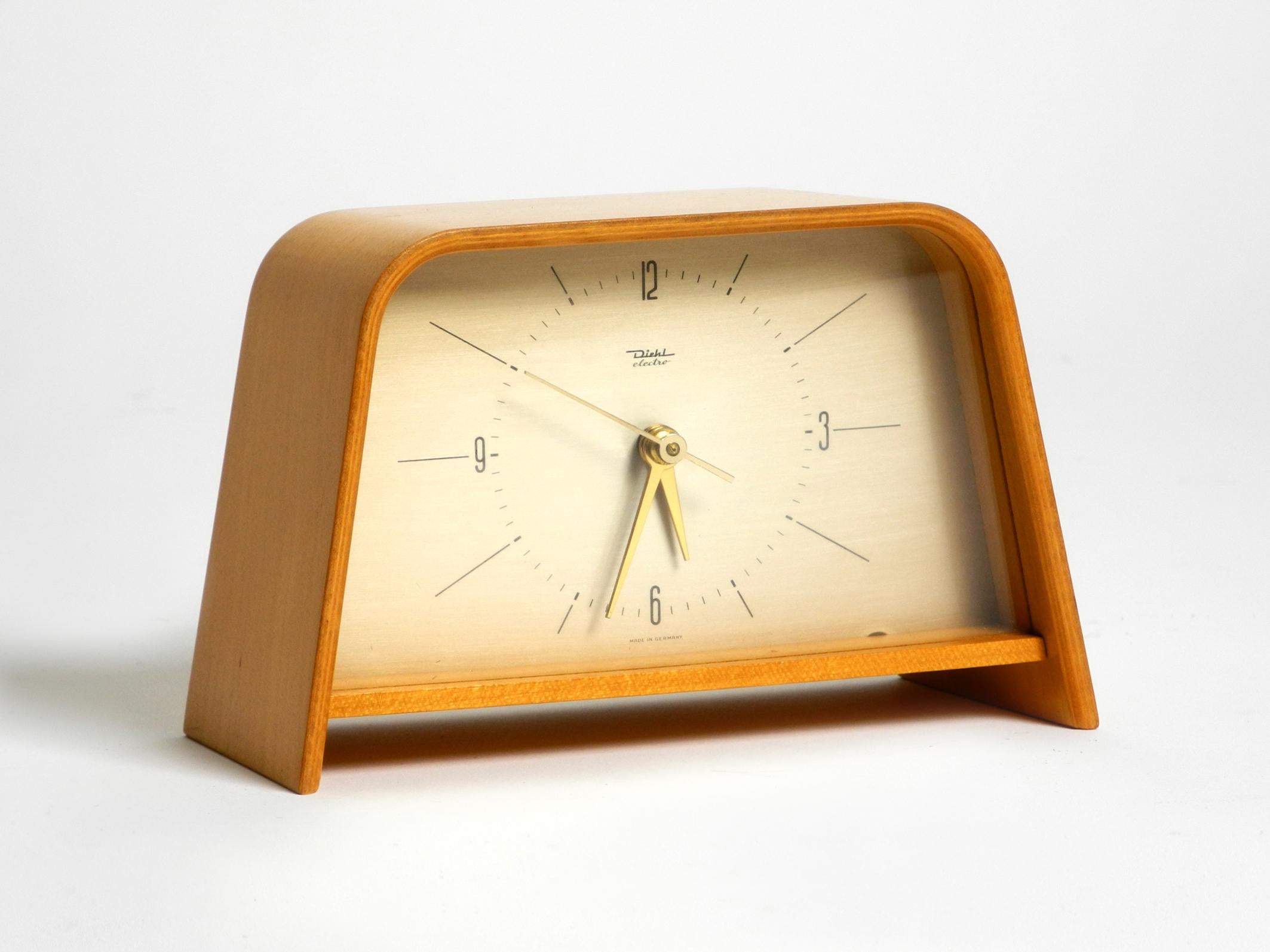 Magnifique horloge de table originale Diehl Electro des années 1950 en contreplaqué de teck courbé 11