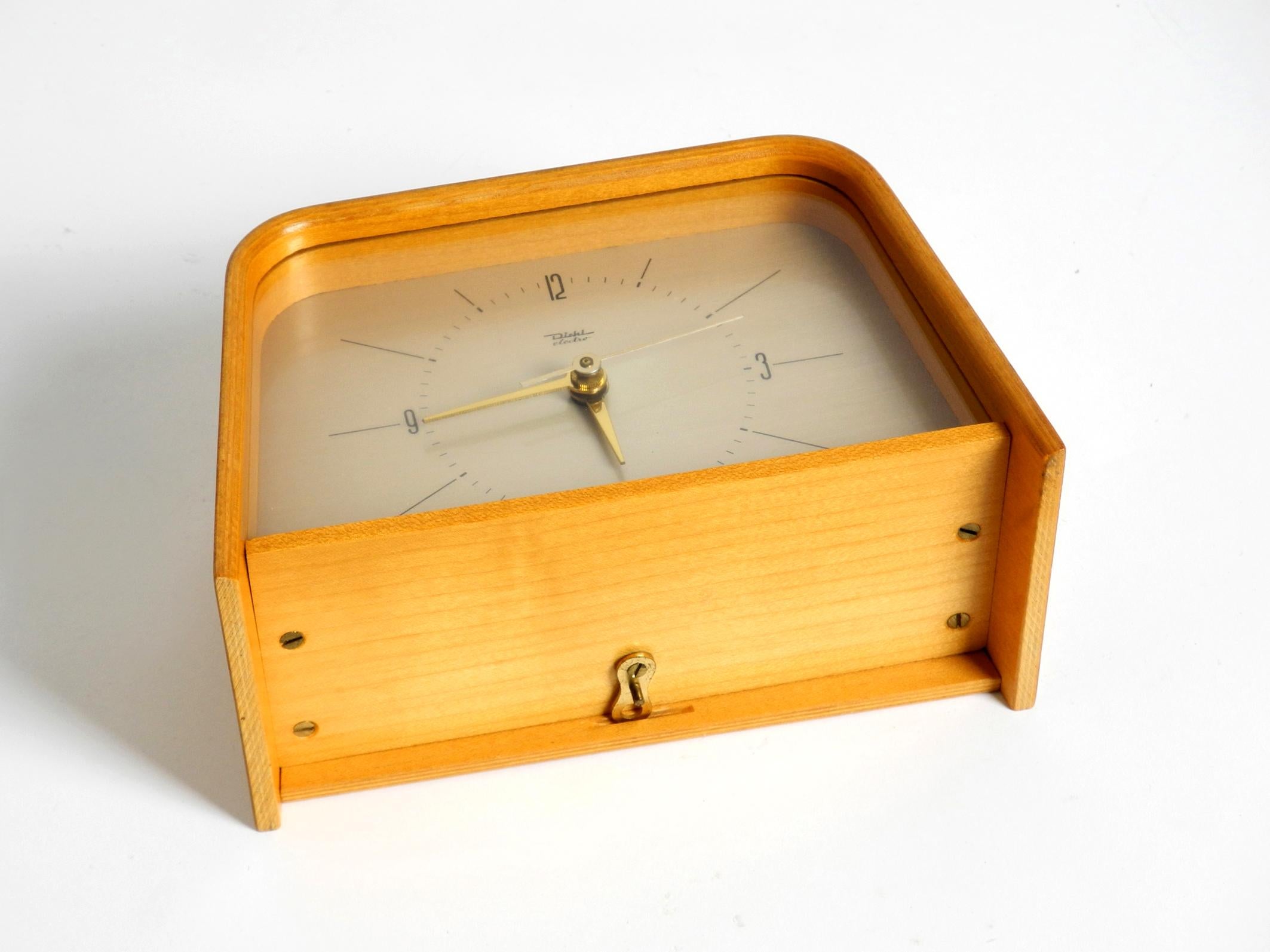 Teck Magnifique horloge de table originale Diehl Electro des années 1950 en contreplaqué de teck courbé