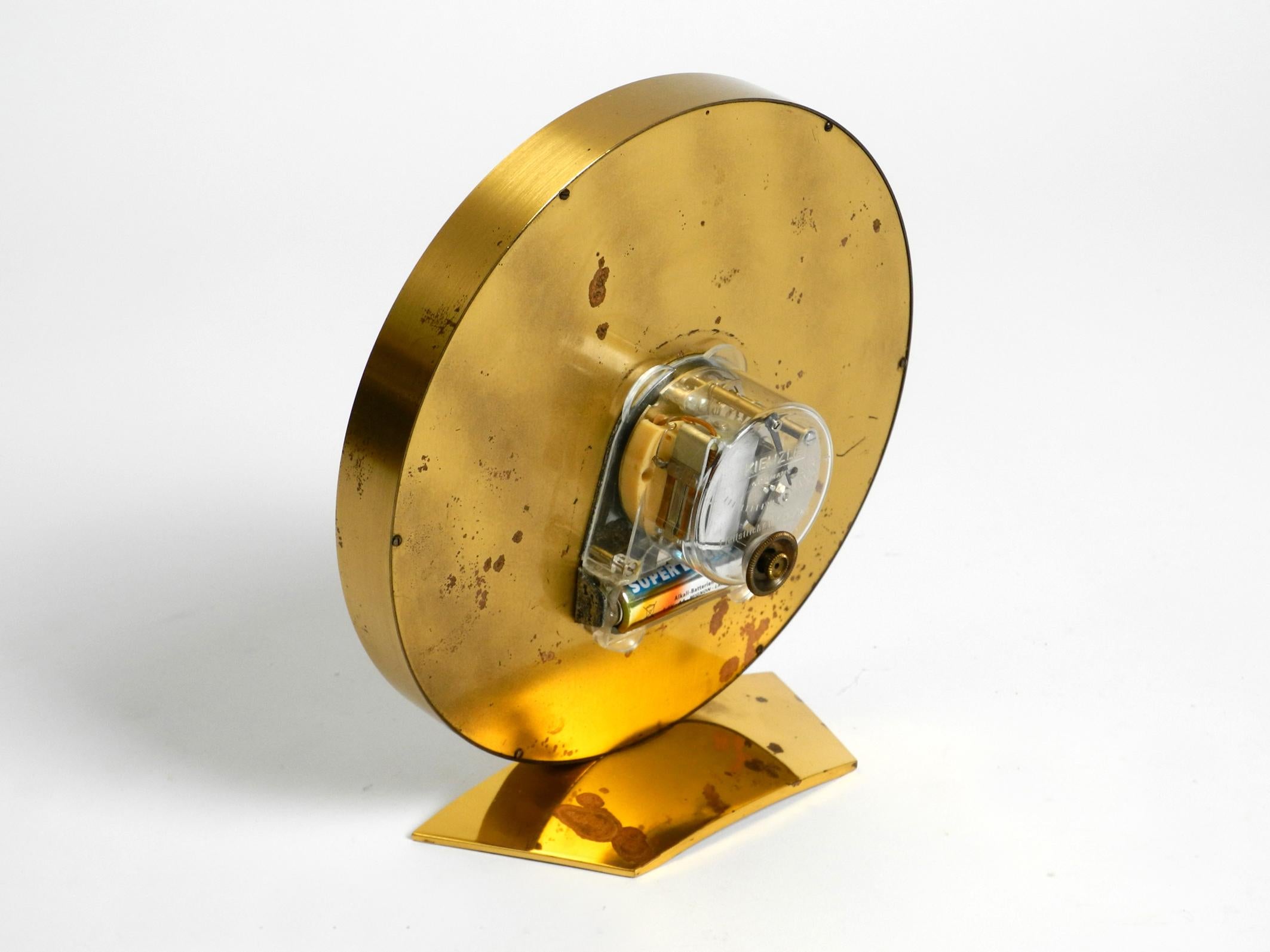 Beautiful original 1960s heavy brass table clock from Kienzle Electric In Good Condition In München, DE