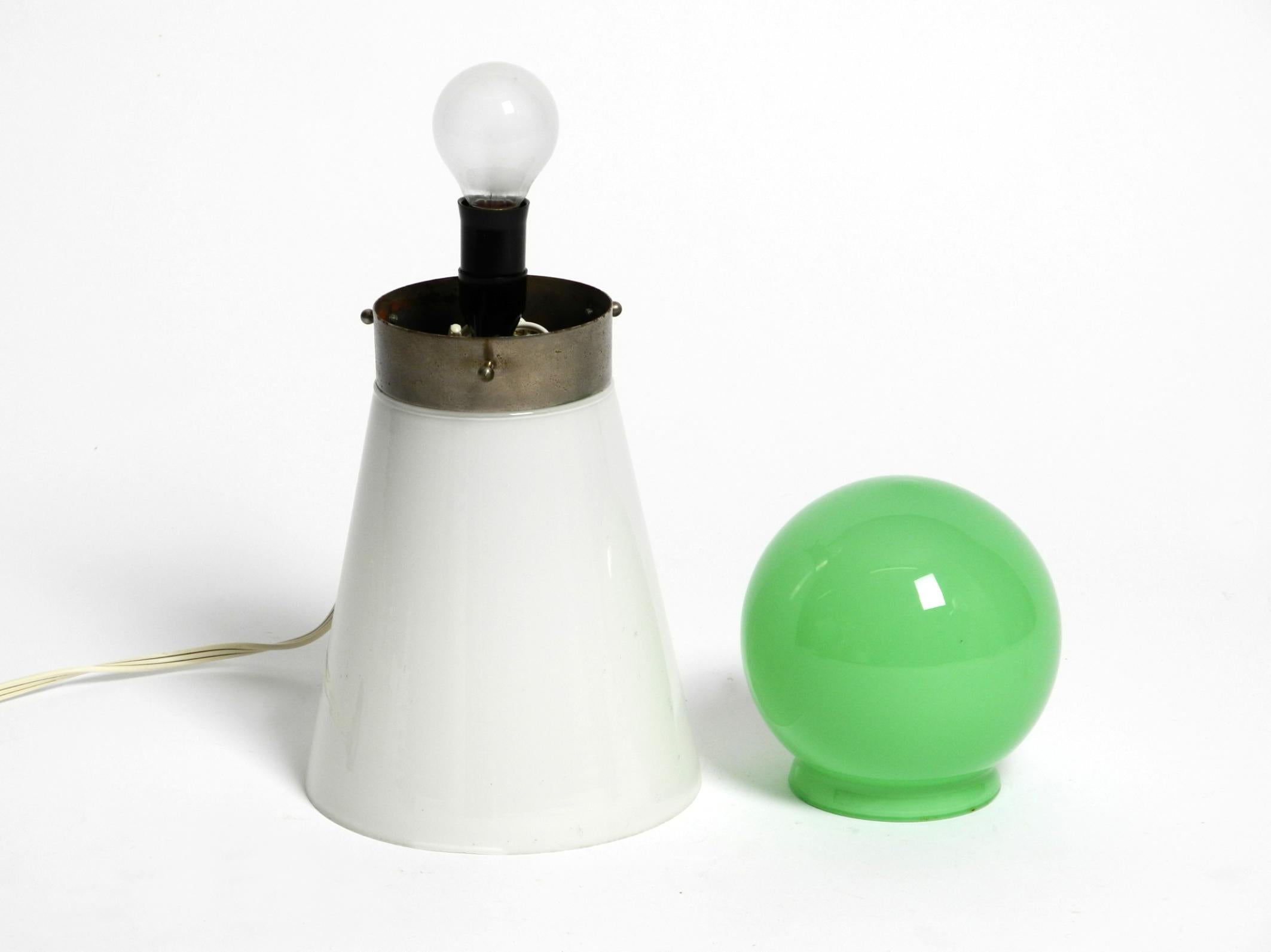 Beautiful original 1960s Italian table lamp made of green and white Murano glass For Sale 1