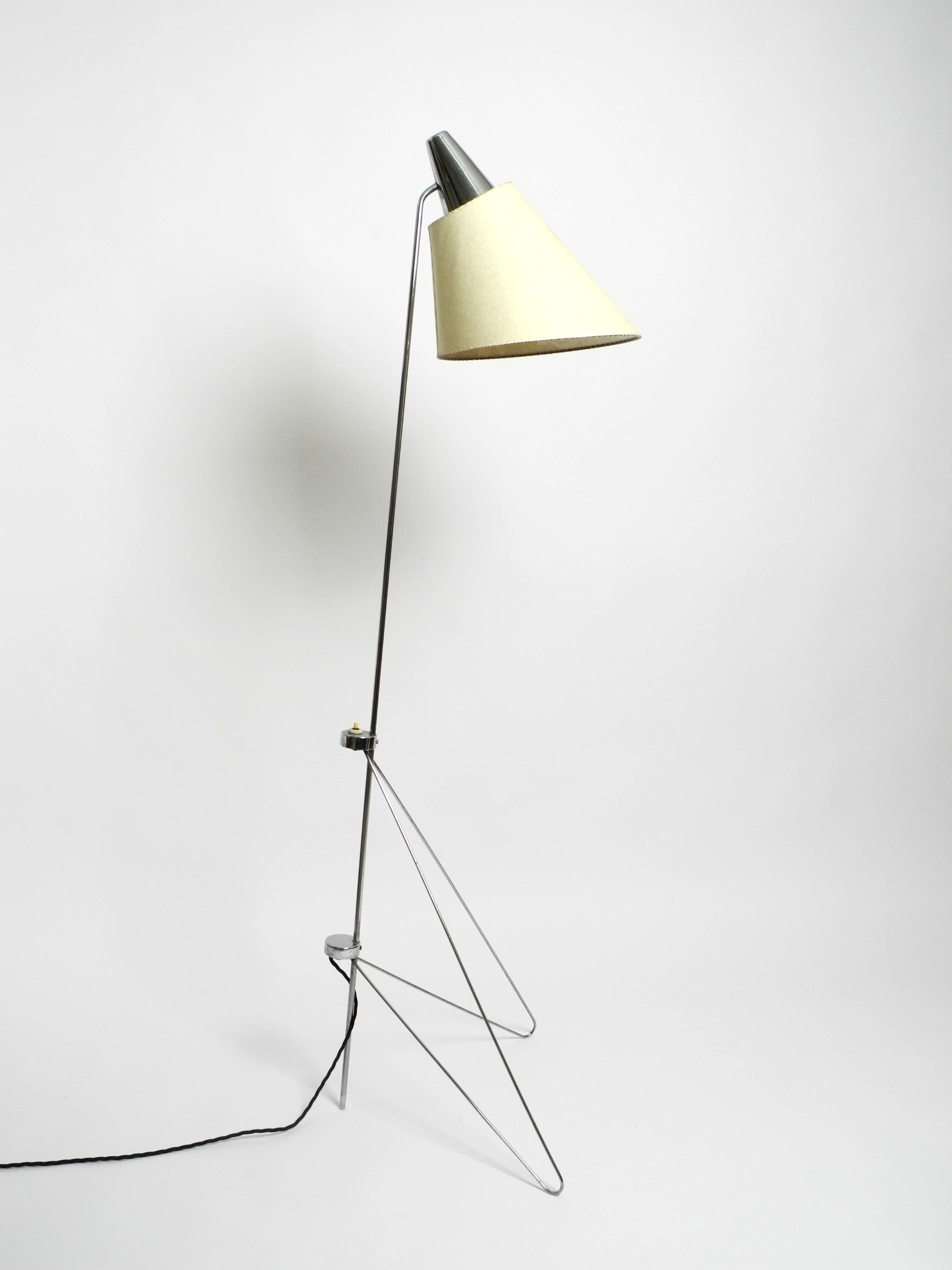 Schöne original 1960er Metall-Chrom-Stehlampe von Josef Hurka für Napako Czech im Angebot 14