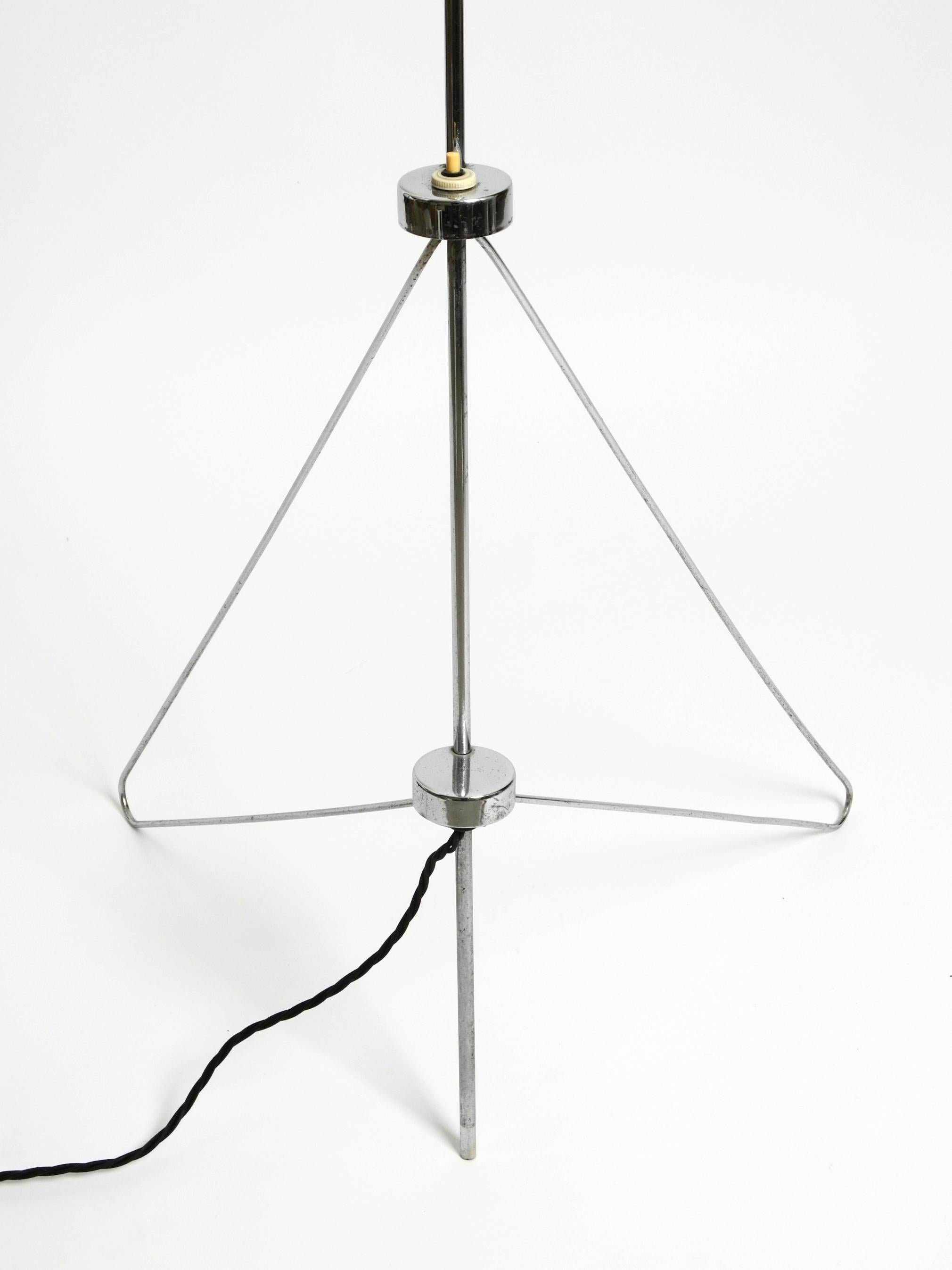 Schöne original 1960er Metall-Chrom-Stehlampe von Josef Hurka für Napako Czech im Angebot 3
