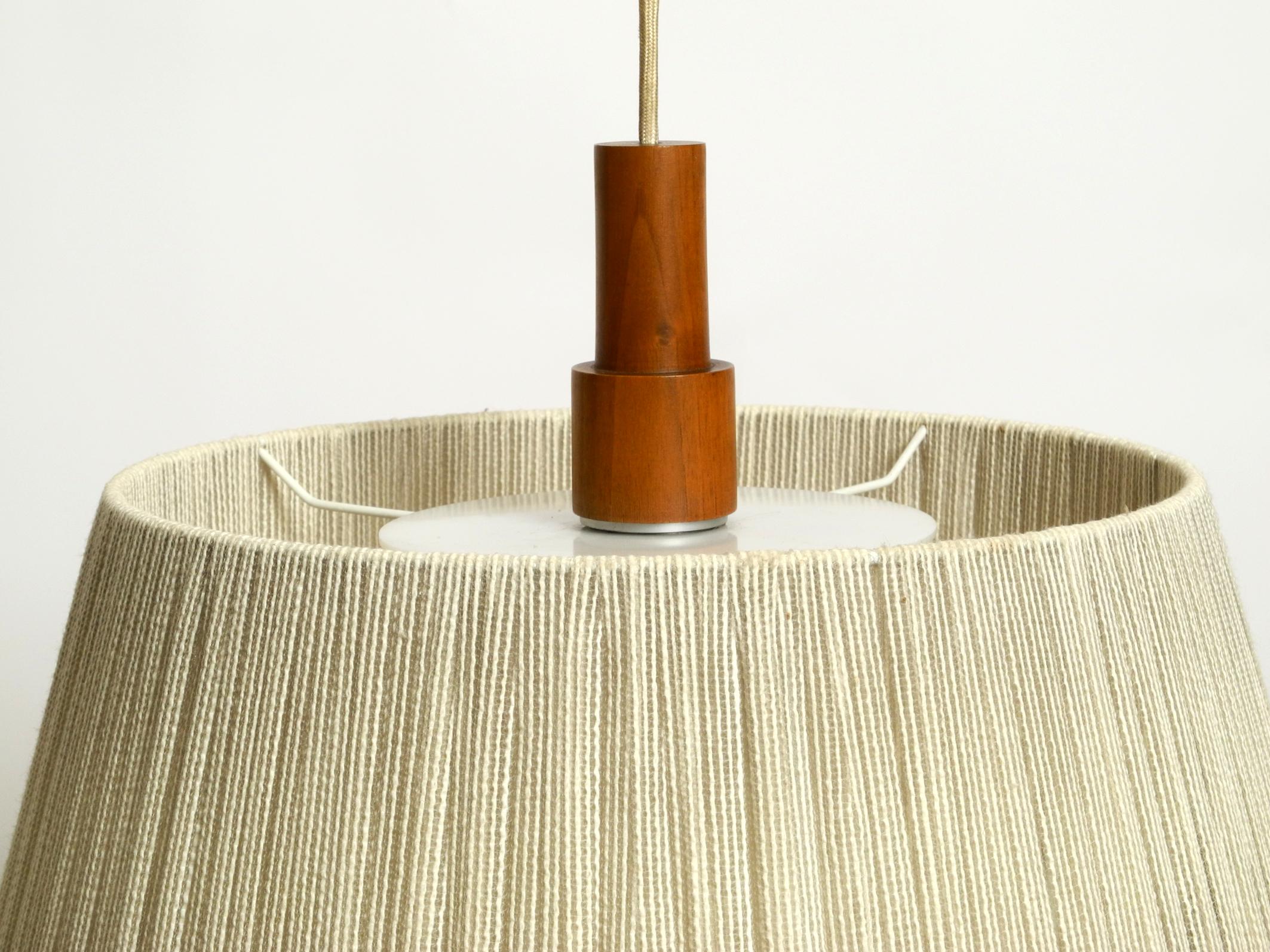 Bellissima lampada da soffitto a carrucola regolabile in sisal/bastone originale degli anni '60 di Temde in vendita 5