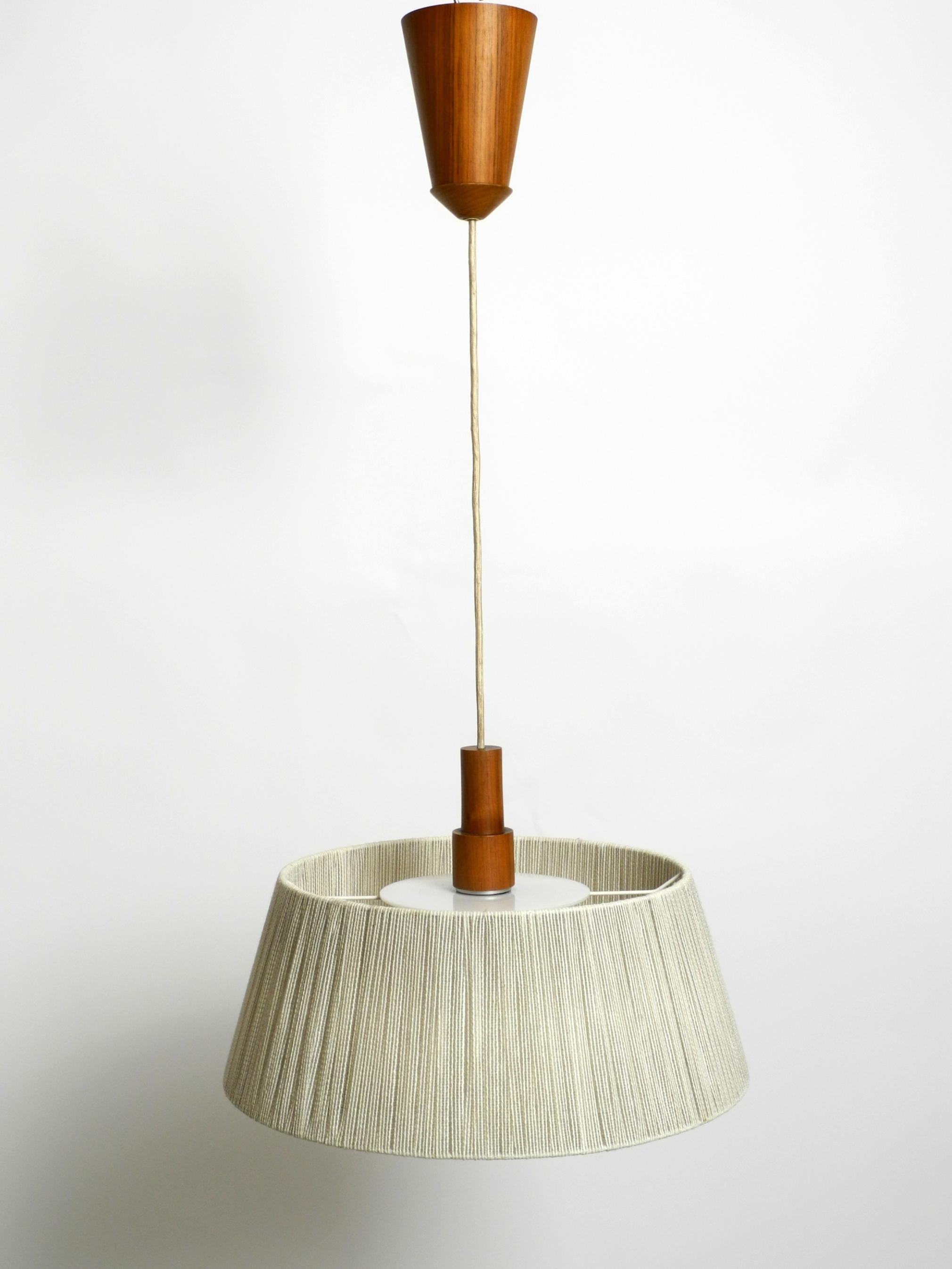 Bellissima lampada da soffitto a carrucola regolabile in sisal/bastone originale degli anni '60 di Temde In condizioni buone in vendita a München, DE