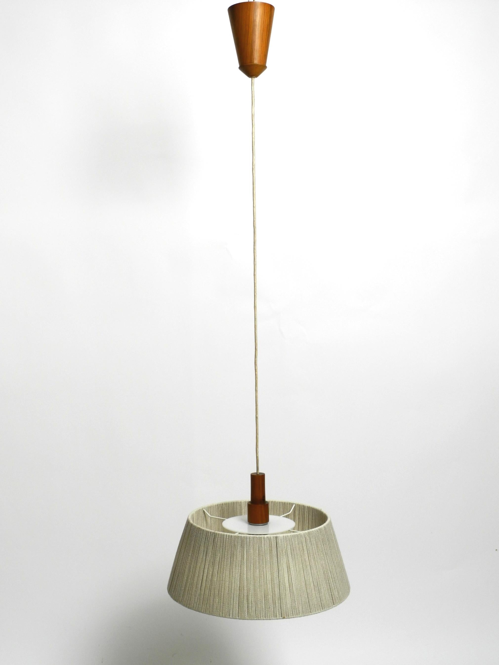 Metallo Bellissima lampada da soffitto a carrucola regolabile in sisal/bastone originale degli anni '60 di Temde in vendita