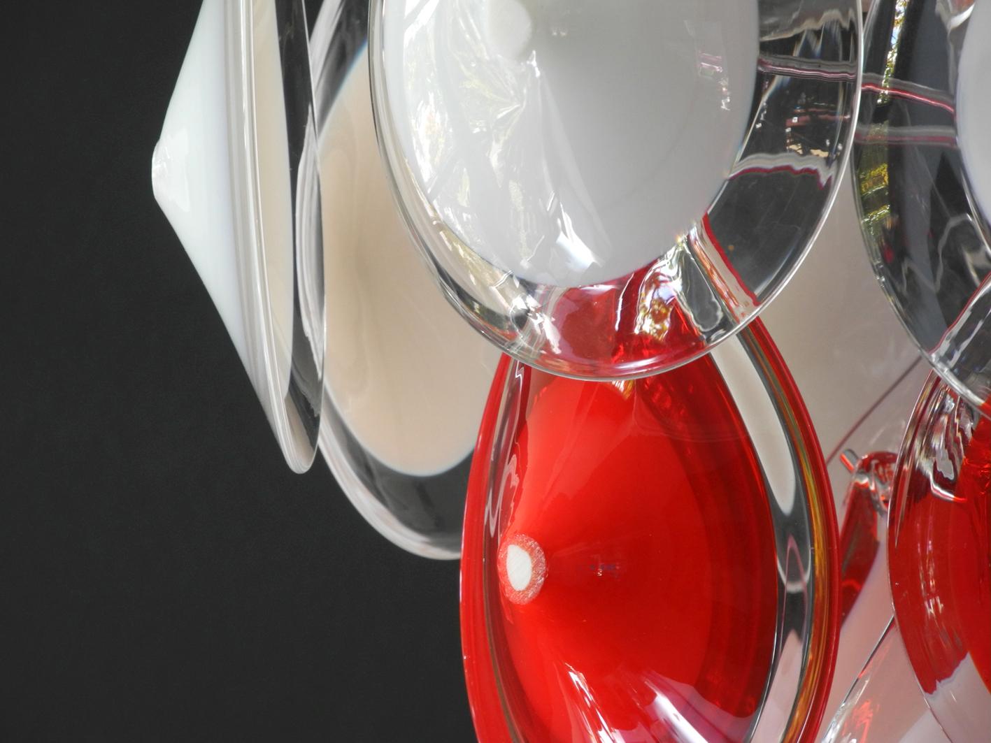 Beautiful Original 1960s Vistosi Chandelier with White and Red Murano Glas Drops 4