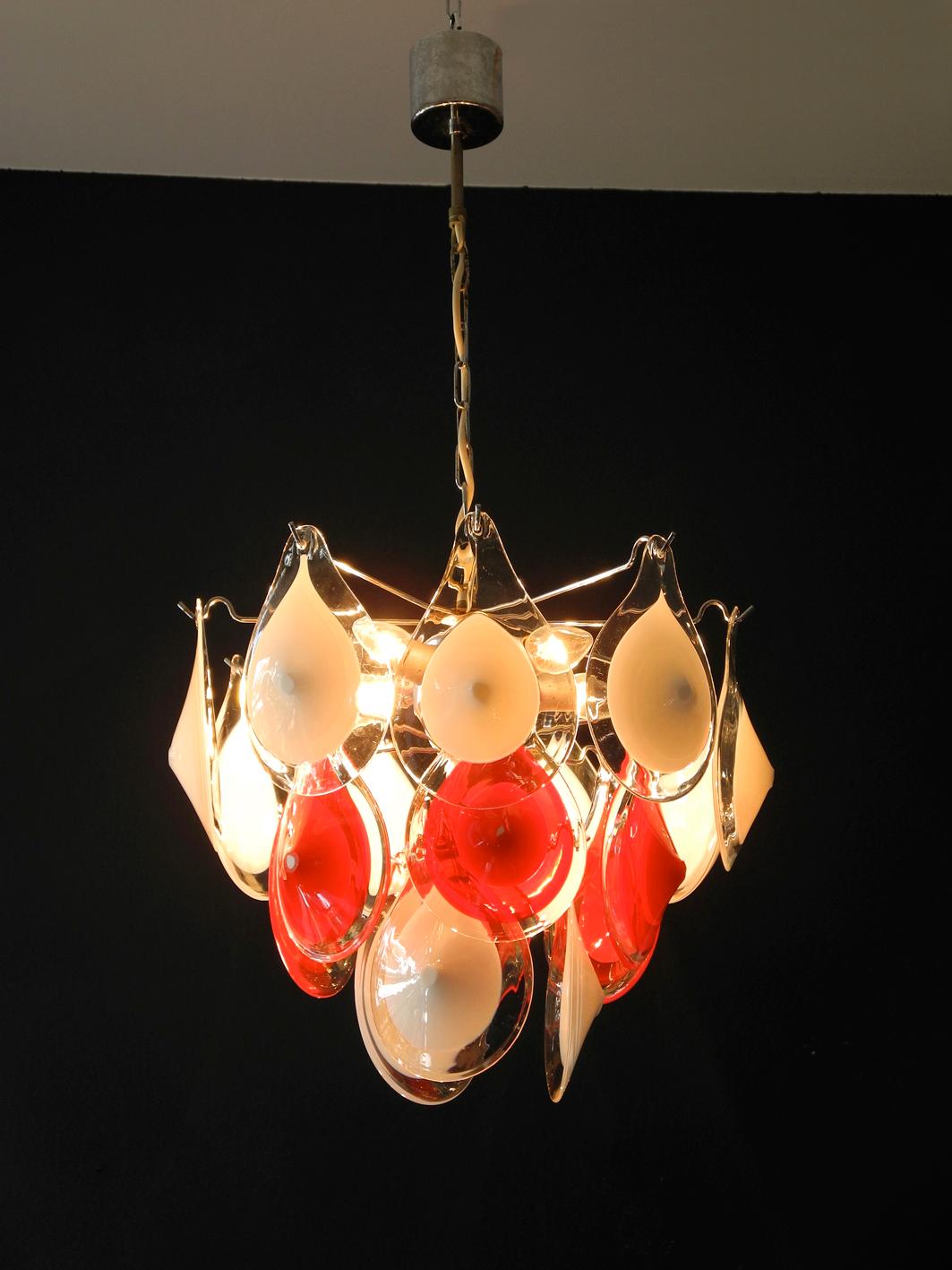 Beautiful Original 1960s Vistosi Chandelier with White and Red Murano Glas Drops 6