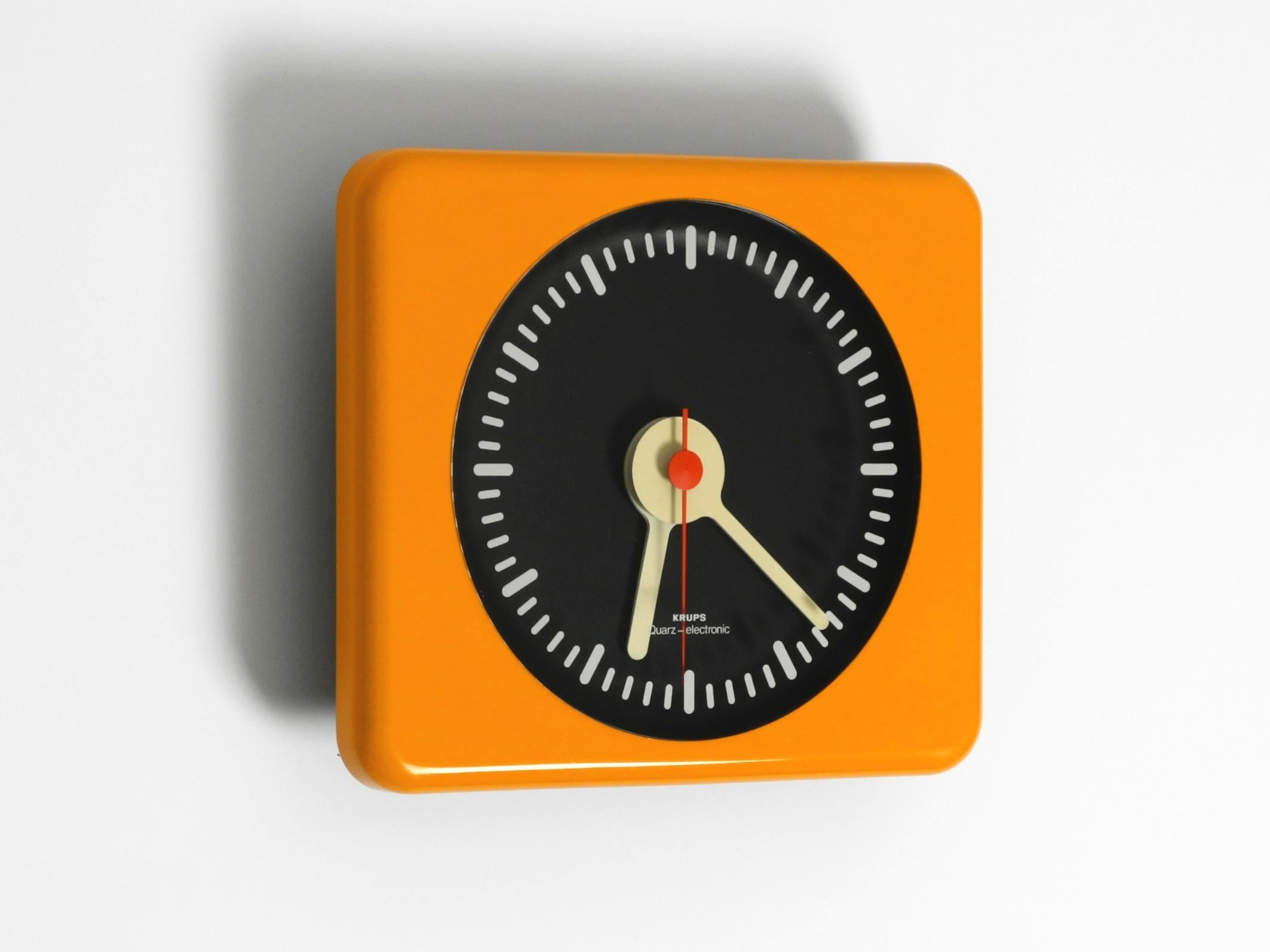 Late 20th Century Beautiful original 1970s Krups wall clock in typical Space Age design For Sale