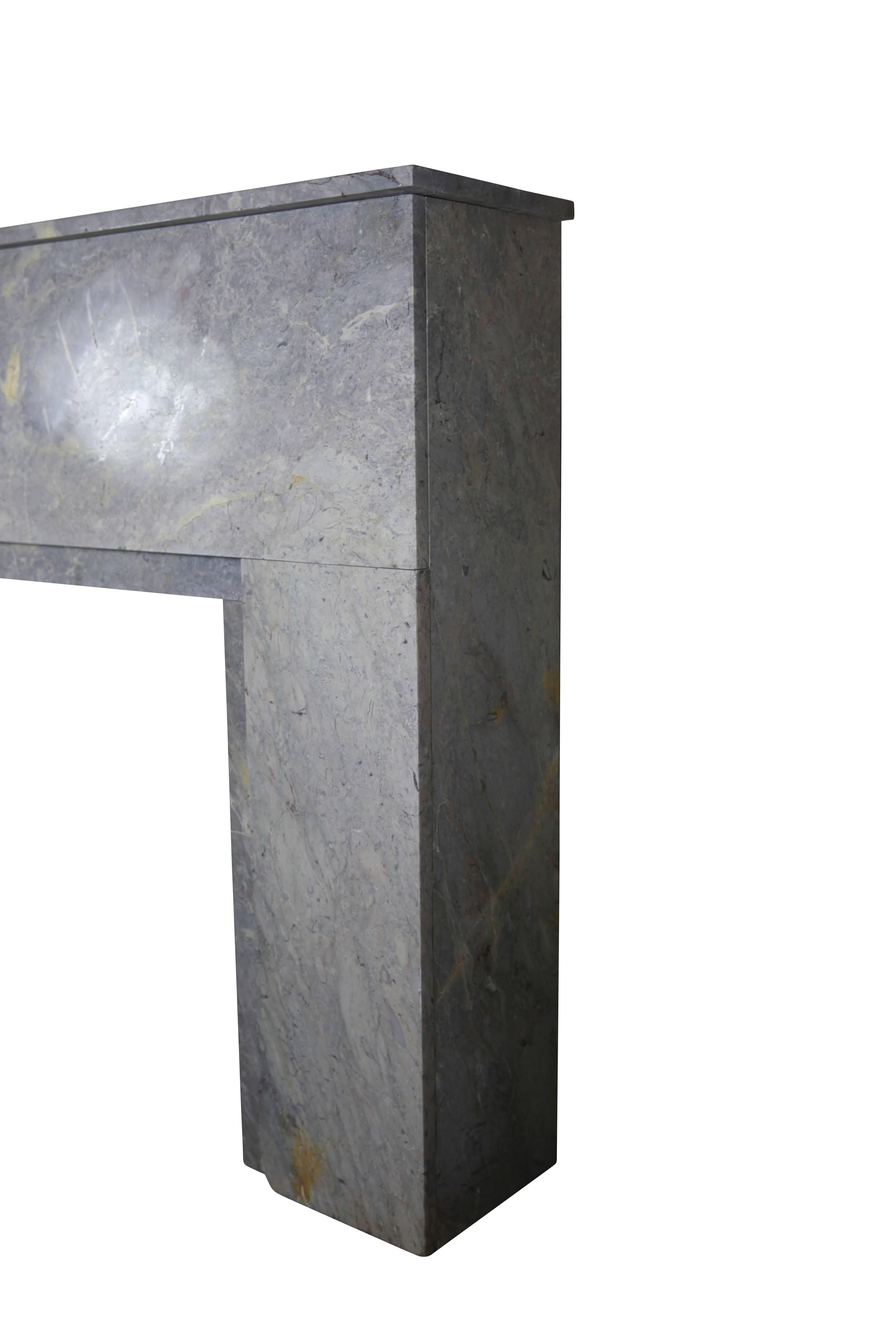 Art Deco marble antique fireplace mantle. This marble was also used in different historical landmarks such as the Chrysler Building in the early 20th century and many others
Measures:
113 cm EW 44.49”.
102 cm EH 40.16”.
54 cm IW 21.25”.
63 cm IH