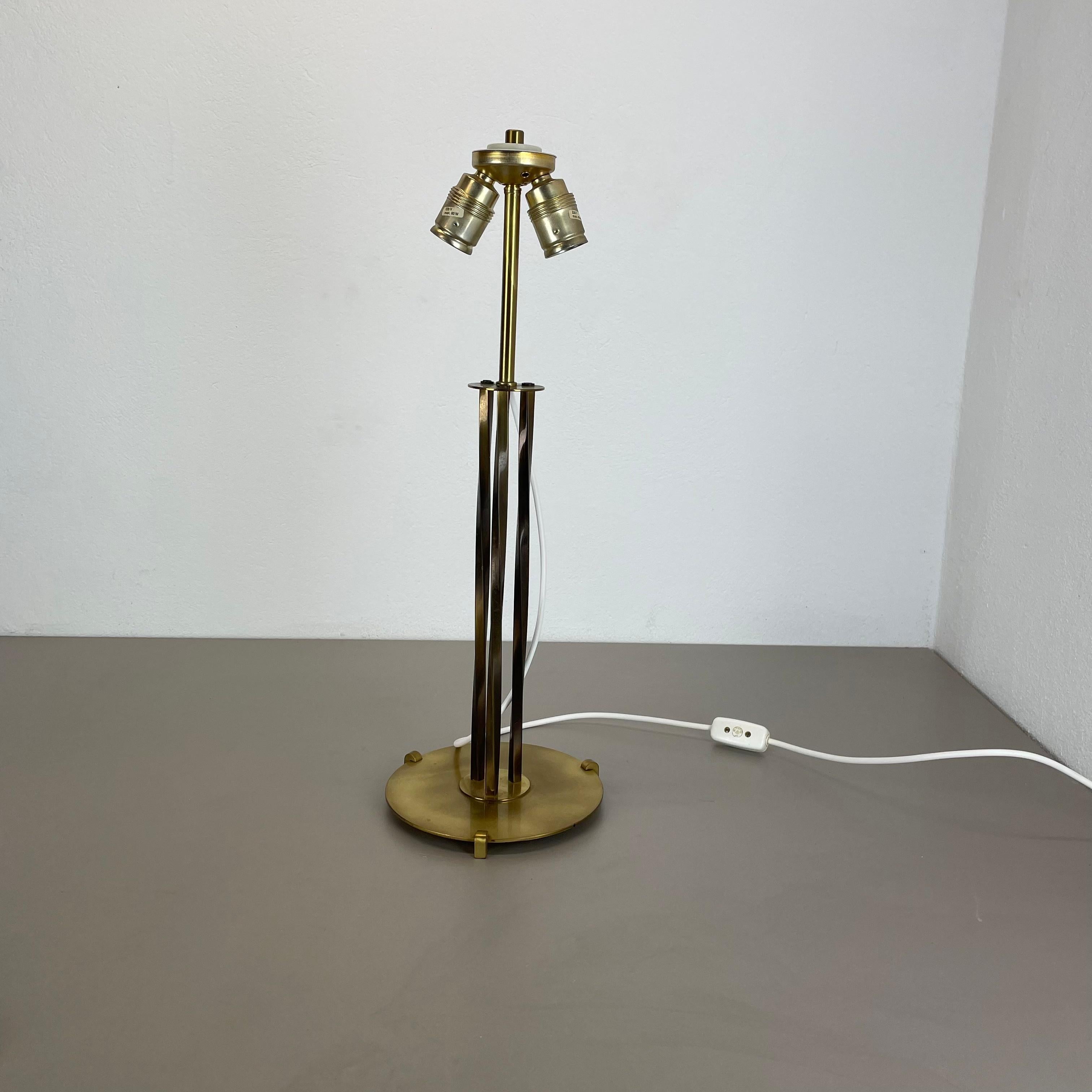 Mid-Century Modern Beautiful Original Hollywood Regency Bauhaus Brass Tripod Table Light, Austria 1 For Sale