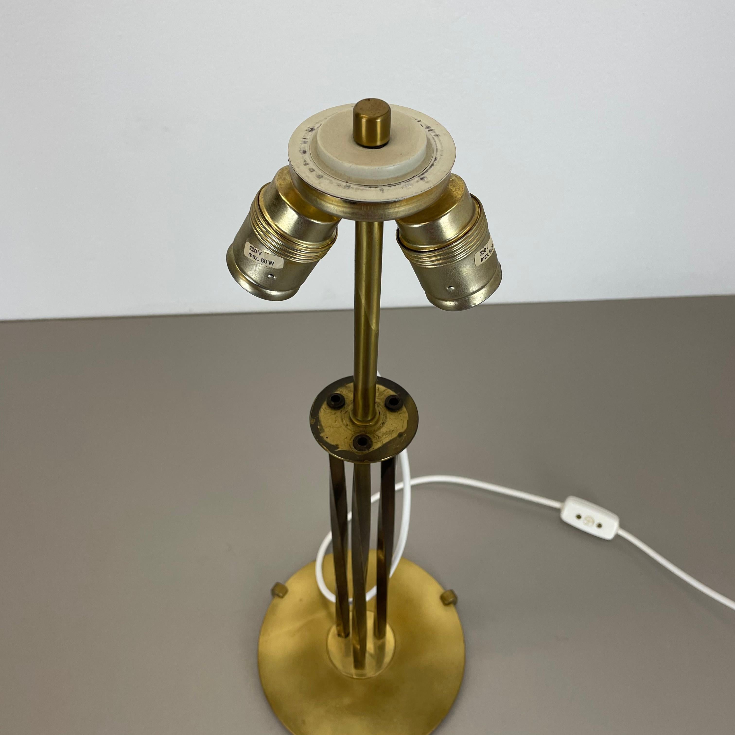 Beautiful Original Hollywood Regency Bauhaus Brass Tripod Table Light, Austria 1 For Sale 2