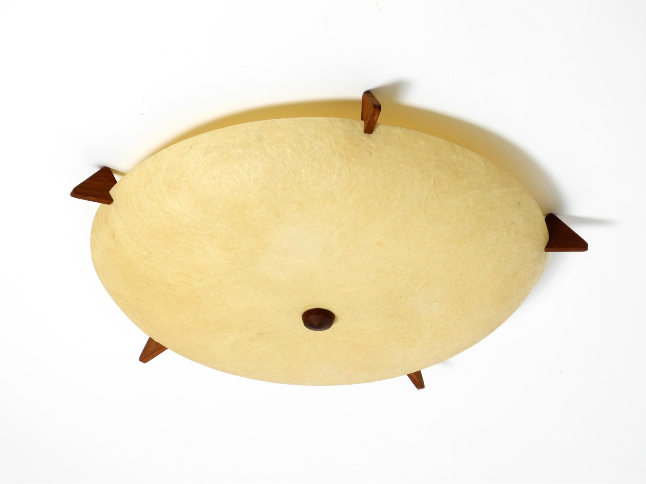 Bellissima lampada da soffitto o da parete in fibra di vetro originale del Mid Century Modern in vendita 7