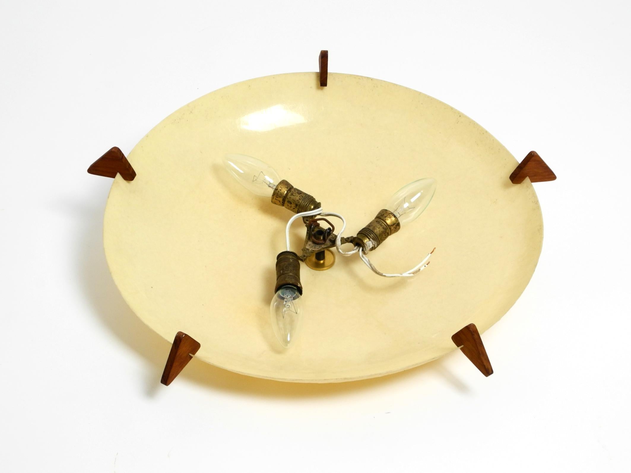 Bellissima lampada da soffitto o da parete in fibra di vetro originale del Mid Century Modern in vendita 2