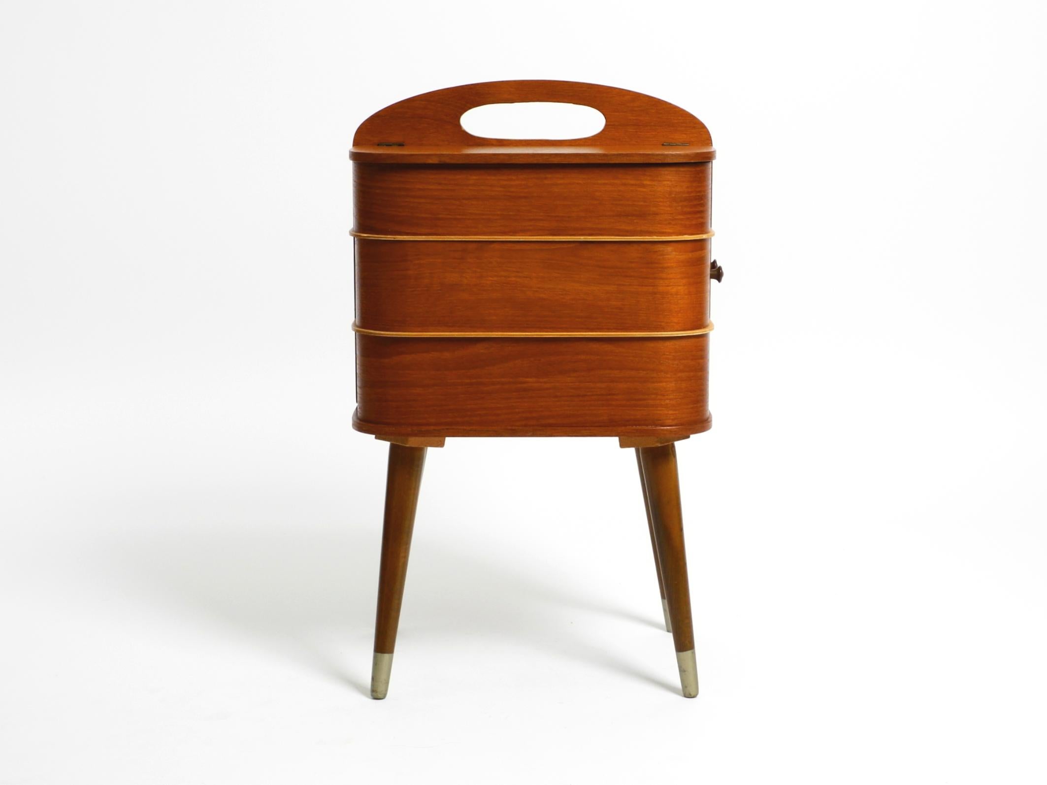 Beautiful original Mid Century sewing box with teak veneer and many compartments In Good Condition In München, DE