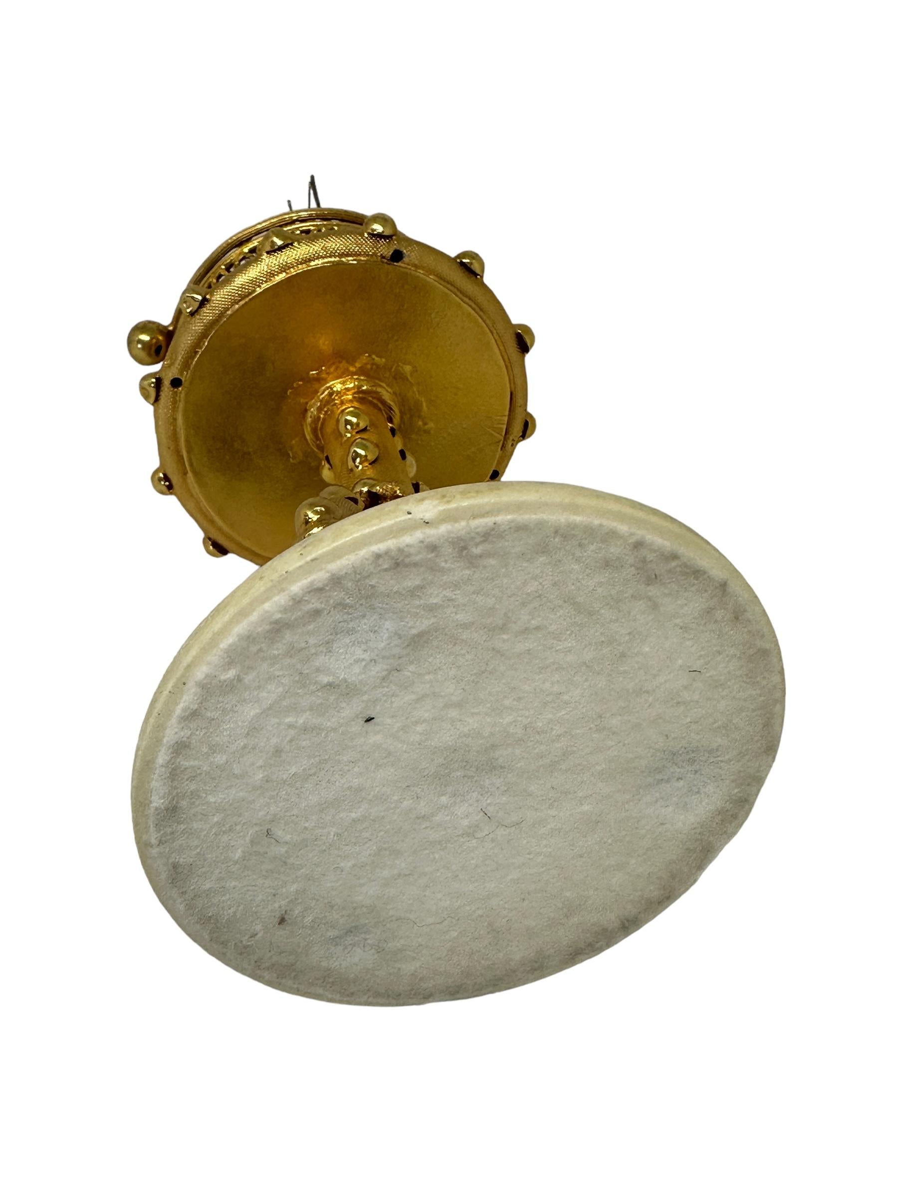 Precioso alfiletero de Ormolu S. XIX, 1890, Austria Metal en venta