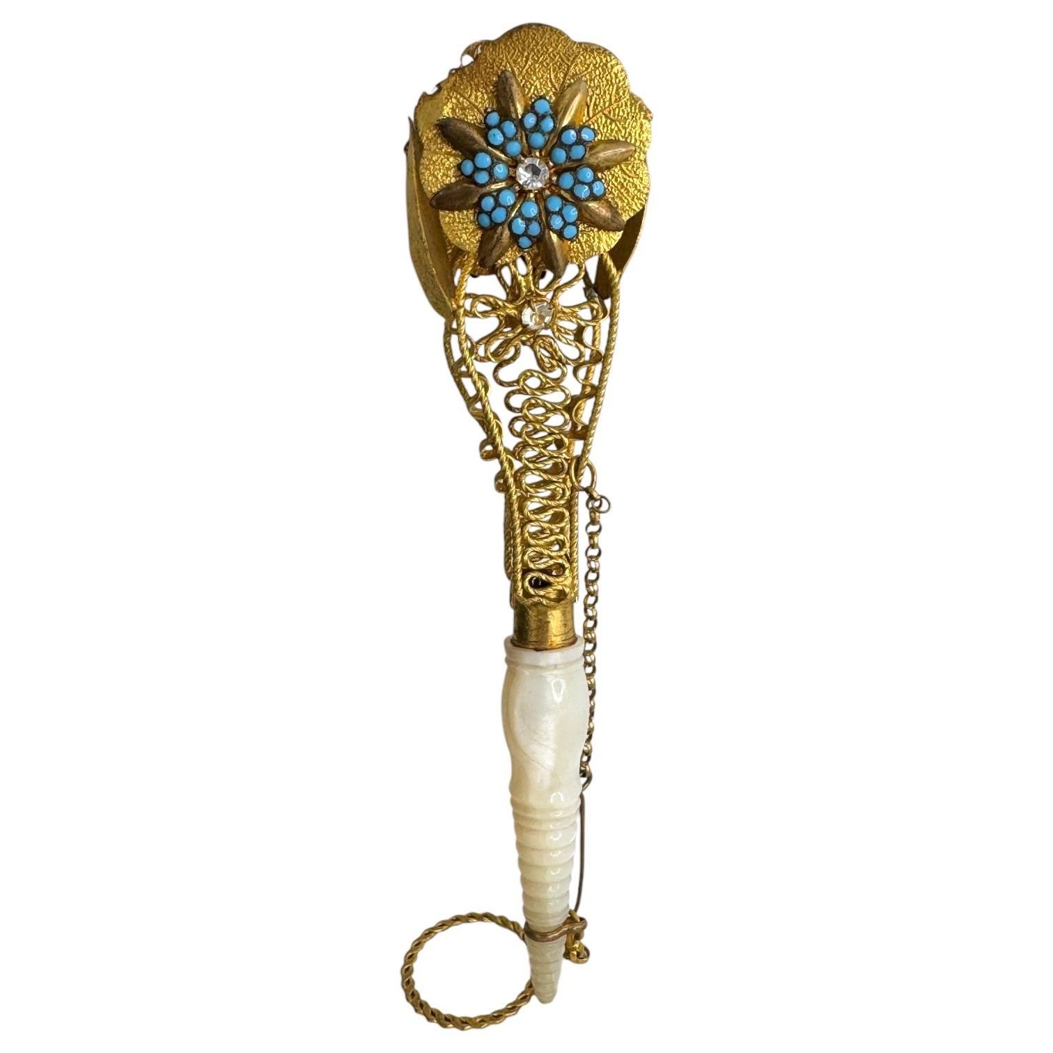 Bellissimo portacandele in ormolu A.I.C. del 19° secolo con fiori e foglie in pietra preziosa del 1860 in vendita 4