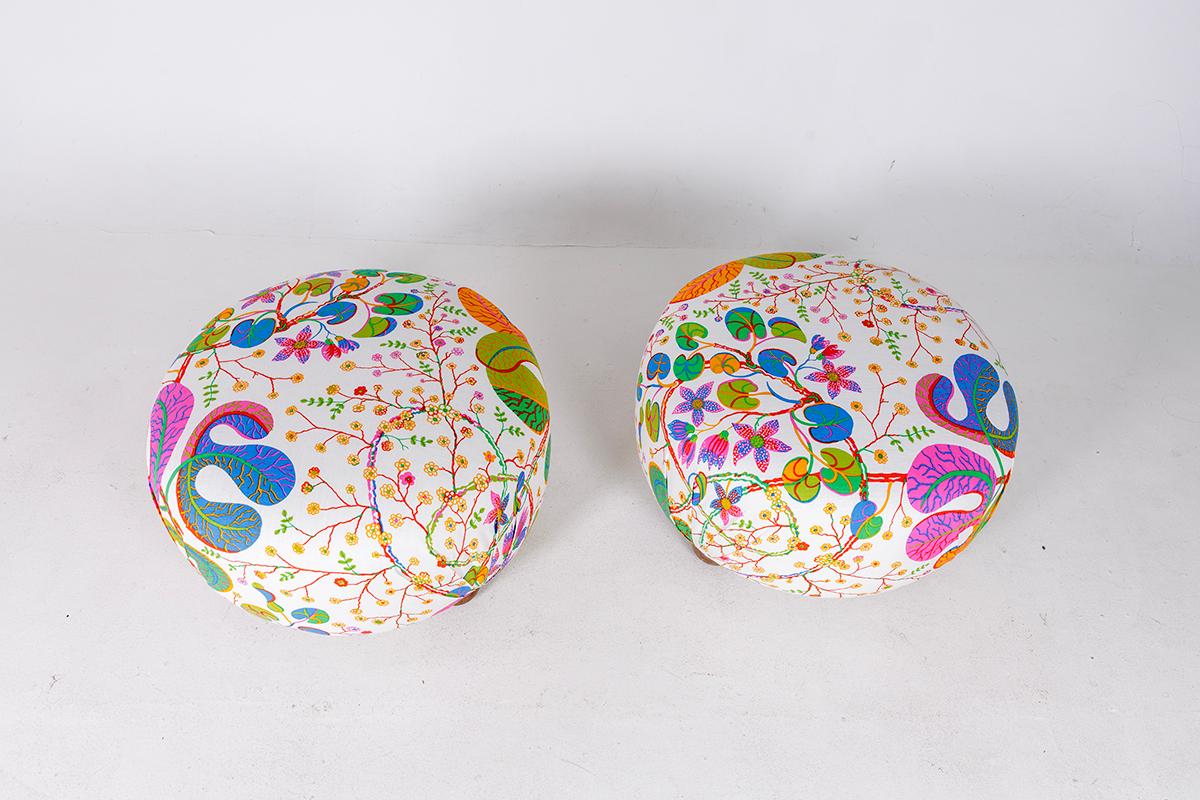 Schöne Ottomane, Hocker aus Josef Frank Teheran-Leinenstoff von Svenskt Tenn (Moderne) im Angebot