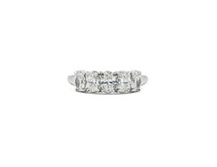 Precioso Anillo de 5 Piedras de Diamantes Ovalados en Platino