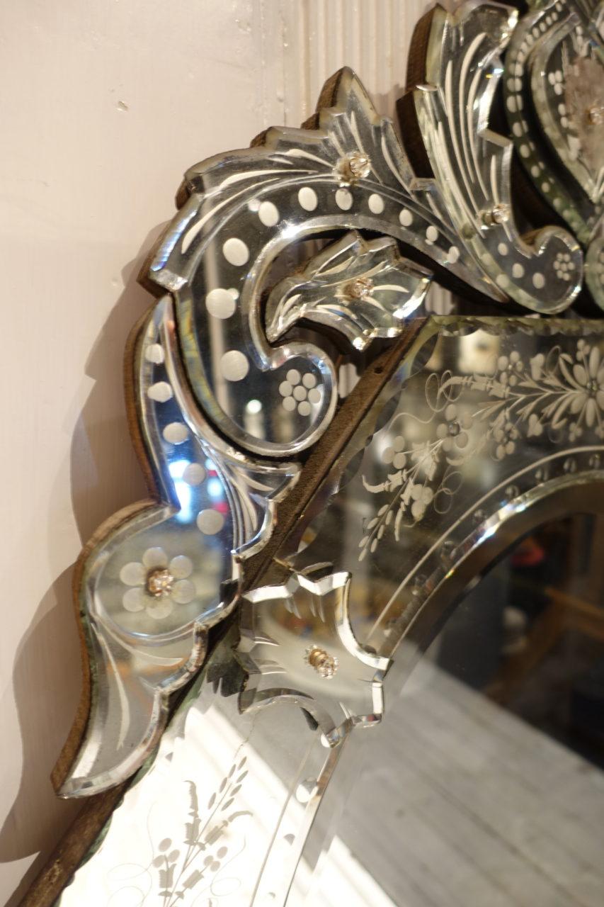 Beautiful Oval Venetian Mirror, Early 20th Century In Good Condition In Copenhagen K, DK