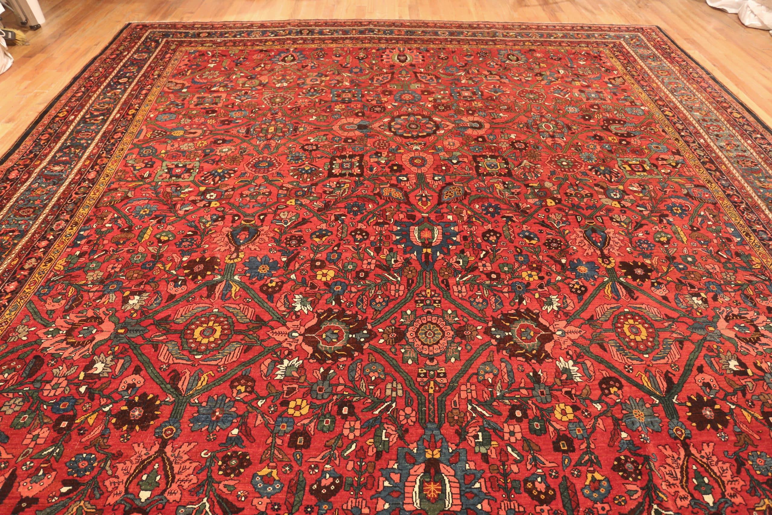 Schöner übergroßer antiker persischer Bidjar-Teppich in Übergröße 12'10