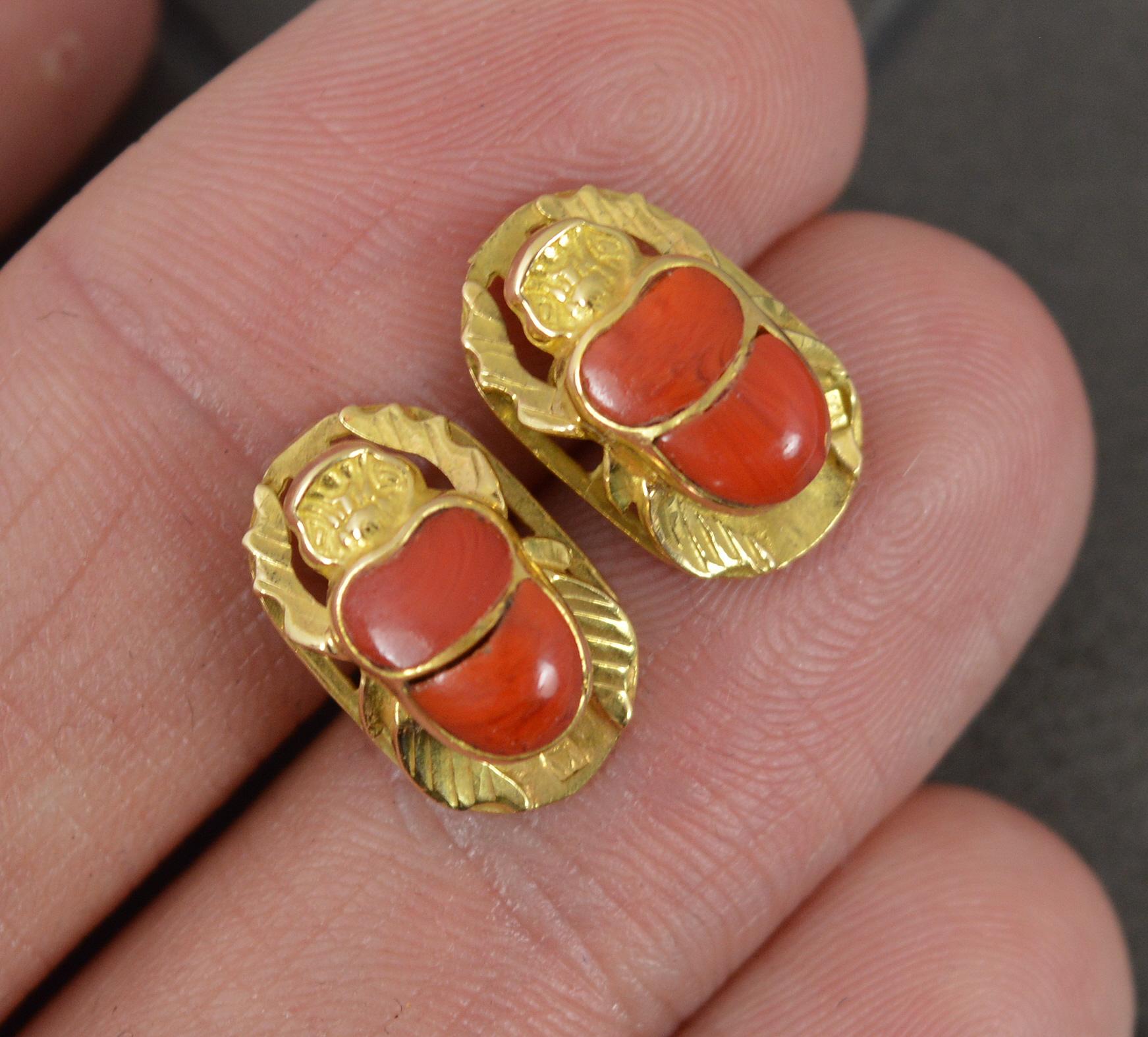 Beautiful Pair of 18 Carat Gold and Coral Scarab Beetle Stud Earrings In Good Condition For Sale In St Helens, GB