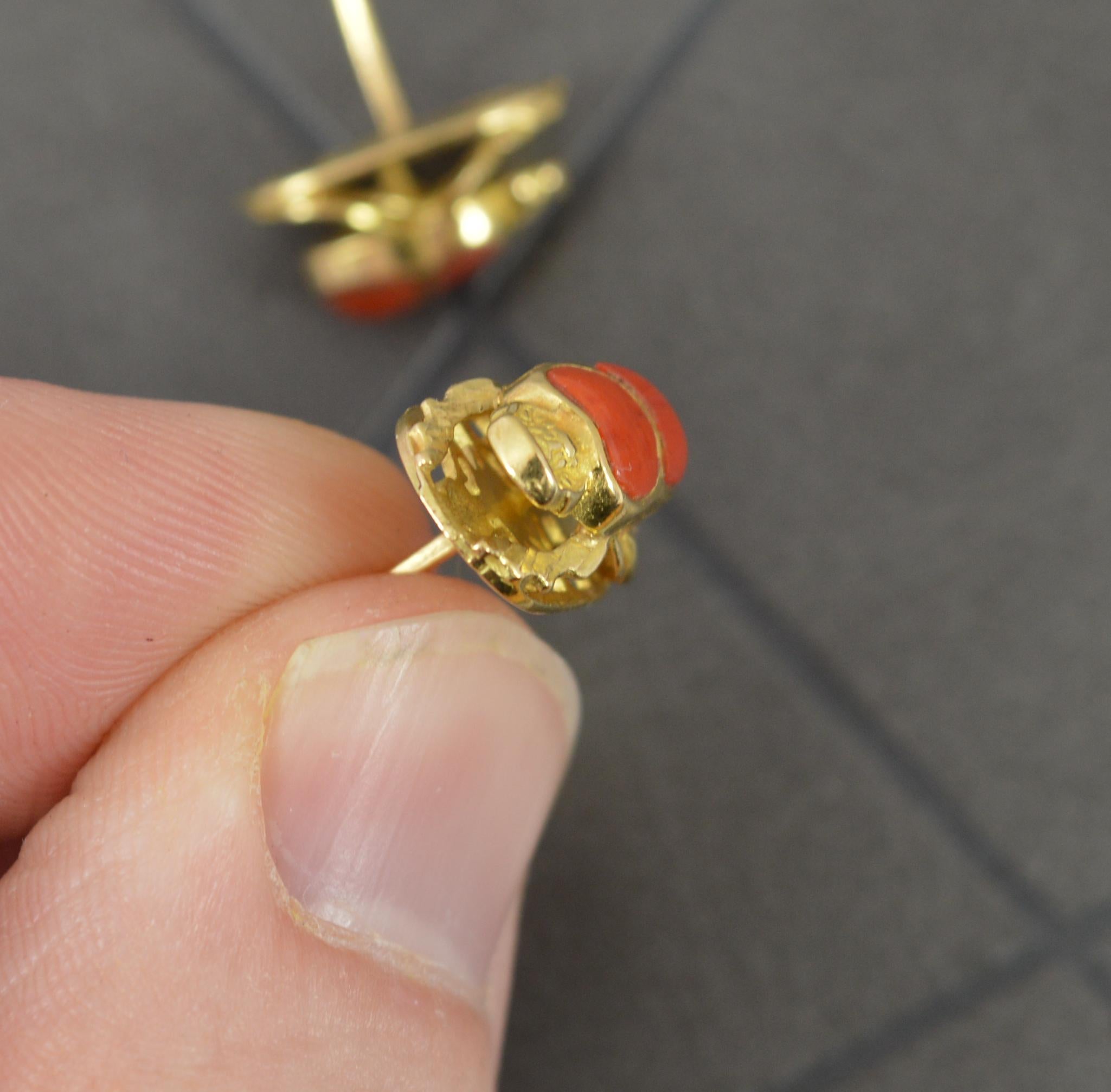 Beautiful Pair of 18 Carat Gold and Coral Scarab Beetle Stud Earrings For Sale 2
