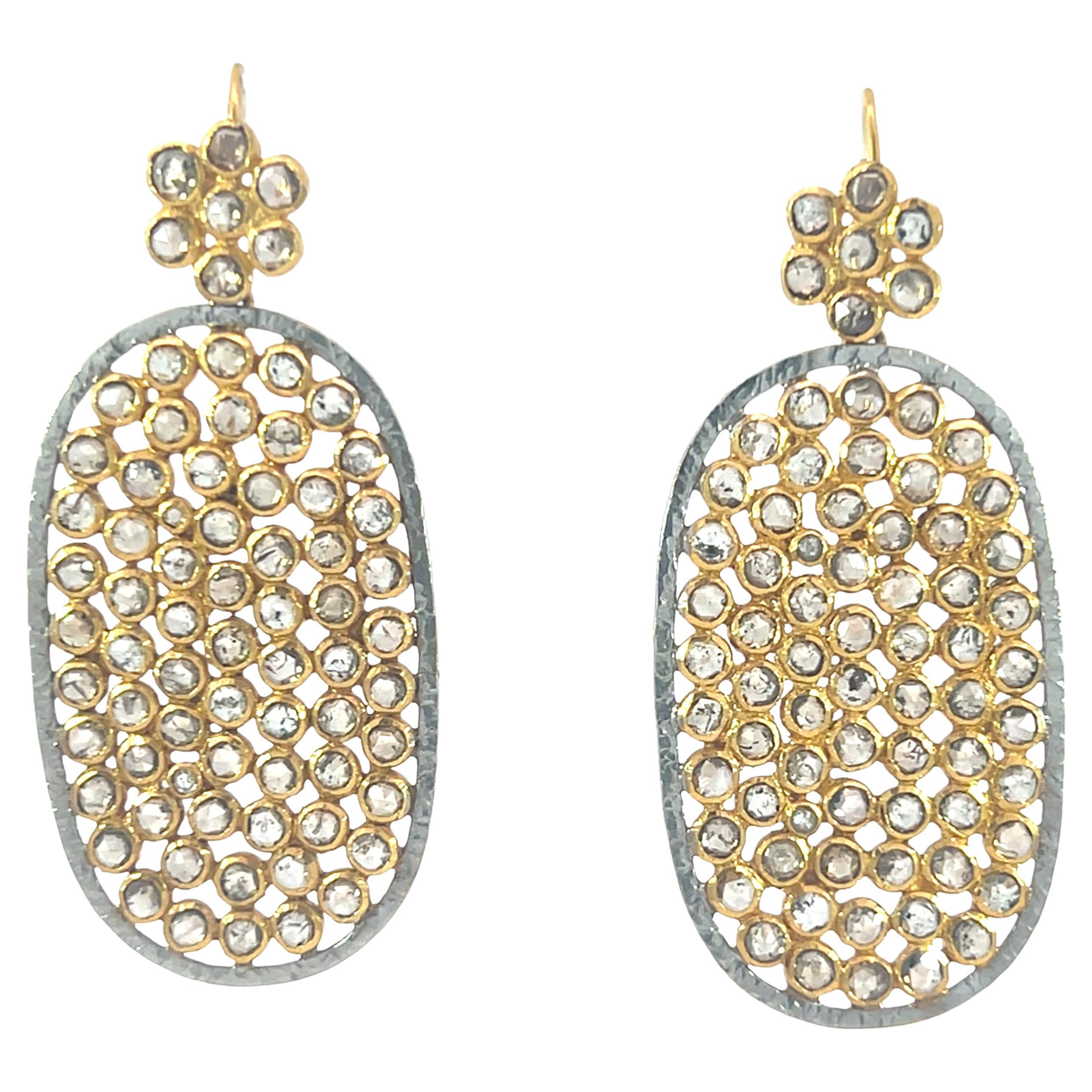 Schönes Paar Ohrringe aus 18 Karat Gold und Silber mit Diamanten