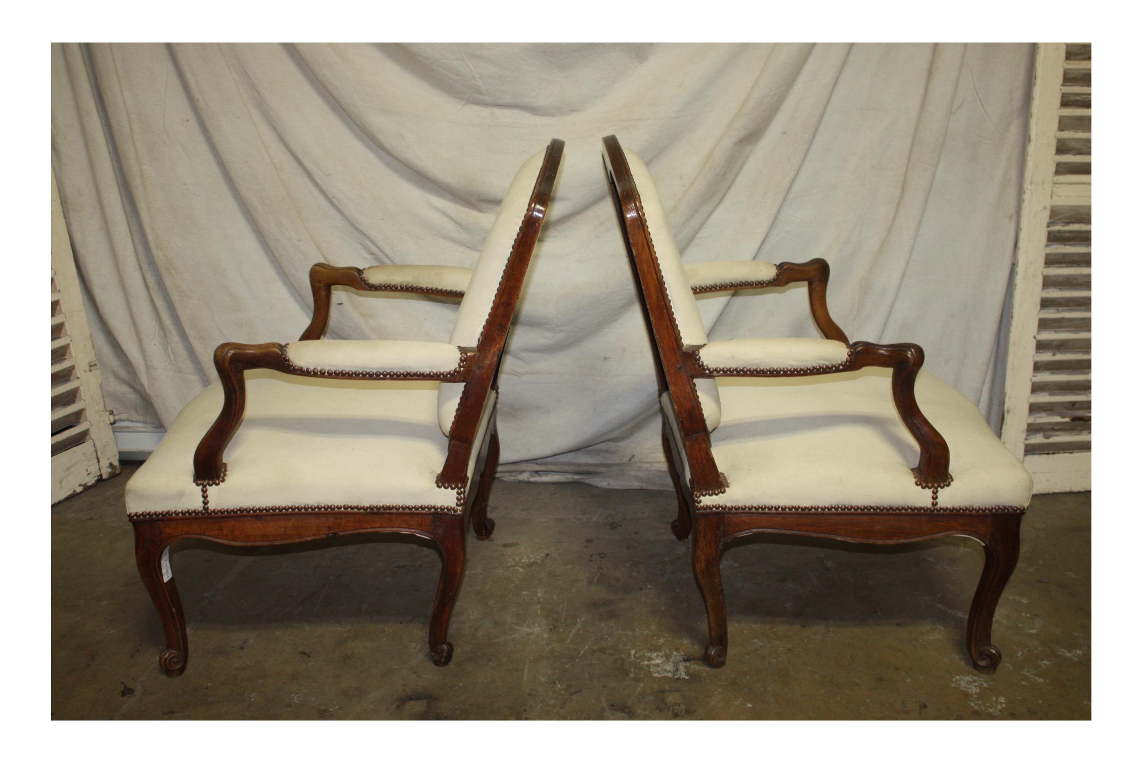 Beautiful Pair of 18th Century French Armchairs In Good Condition In Stockbridge, GA