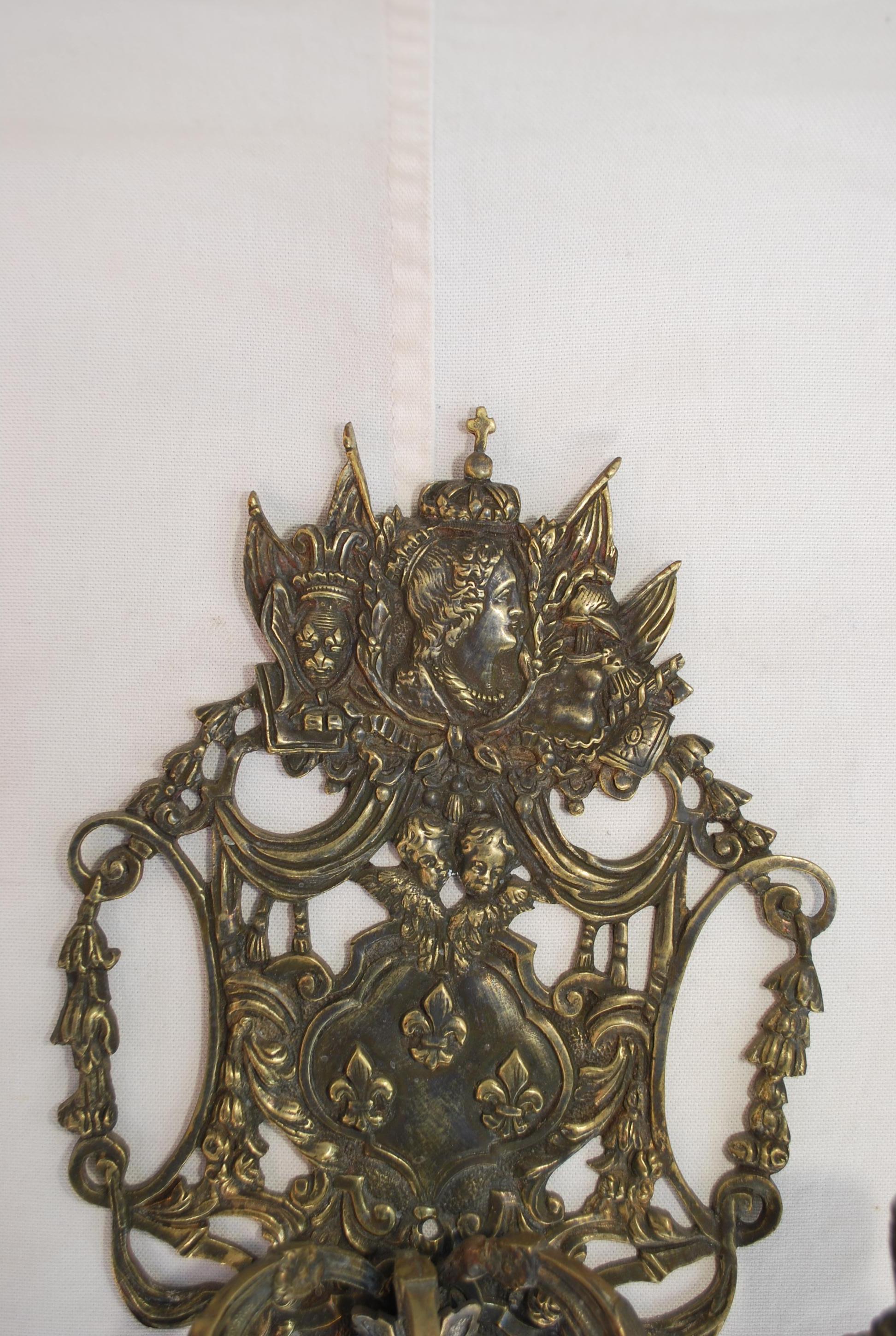 Precioso par de apliques franceses de bronce del siglo XIX en venta 1