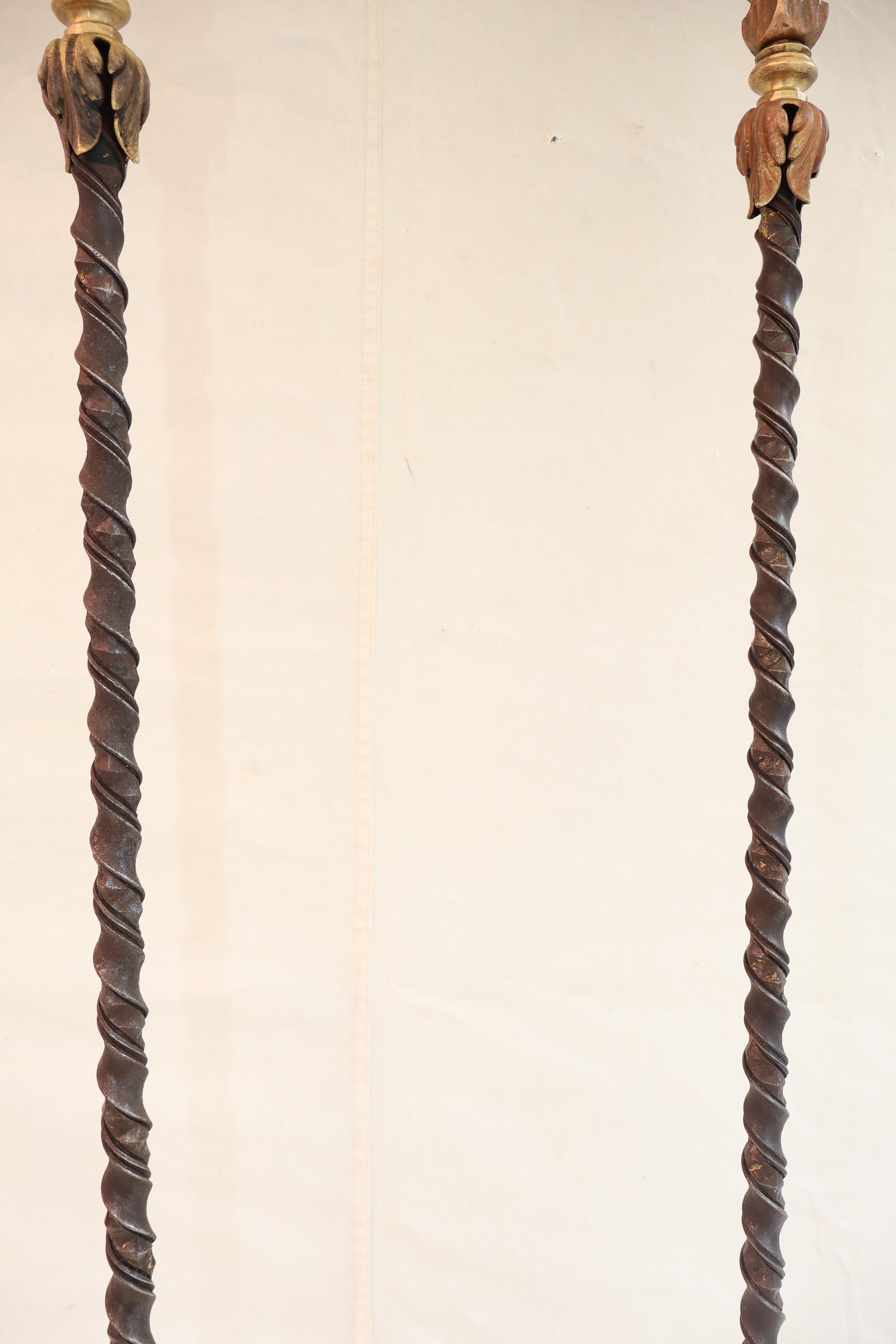 Preciosa pareja de antorchas de hierro/bronce/latón de los años 20 en venta 4