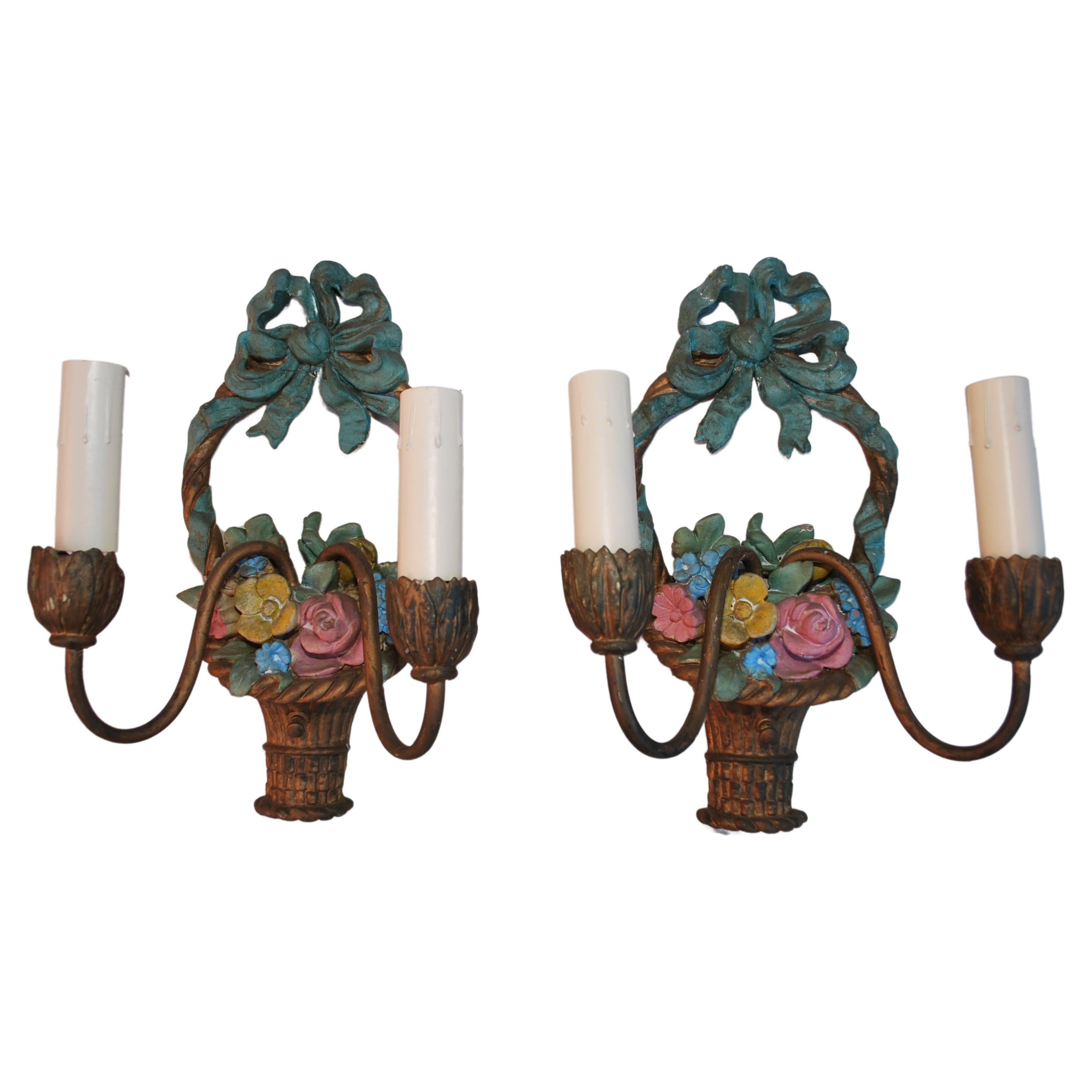 Precioso par de candelabros de escayola de los años 20