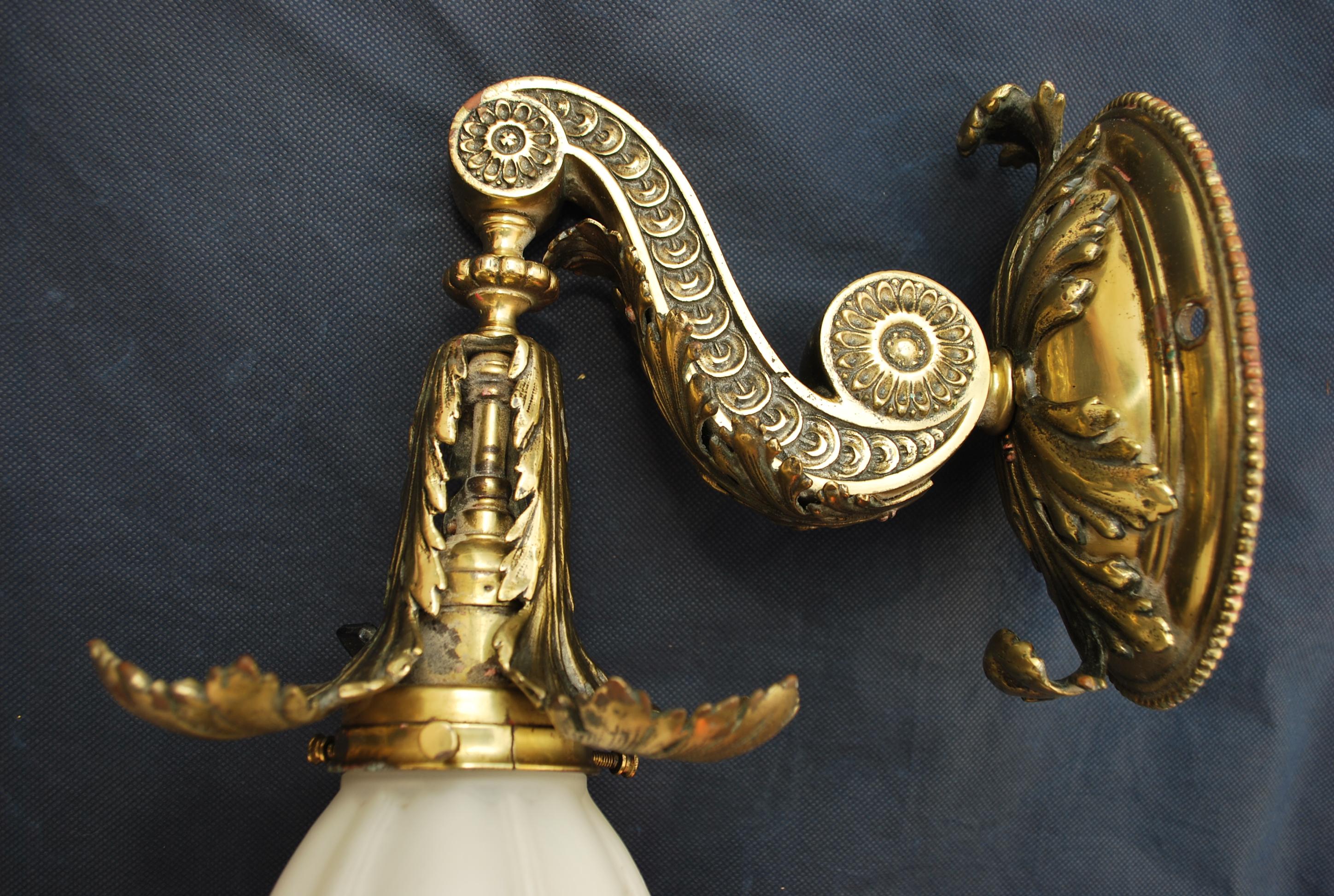 Beautiful pair of 1920's solid Brass sconces In Good Condition For Sale In Los Angeles, CA