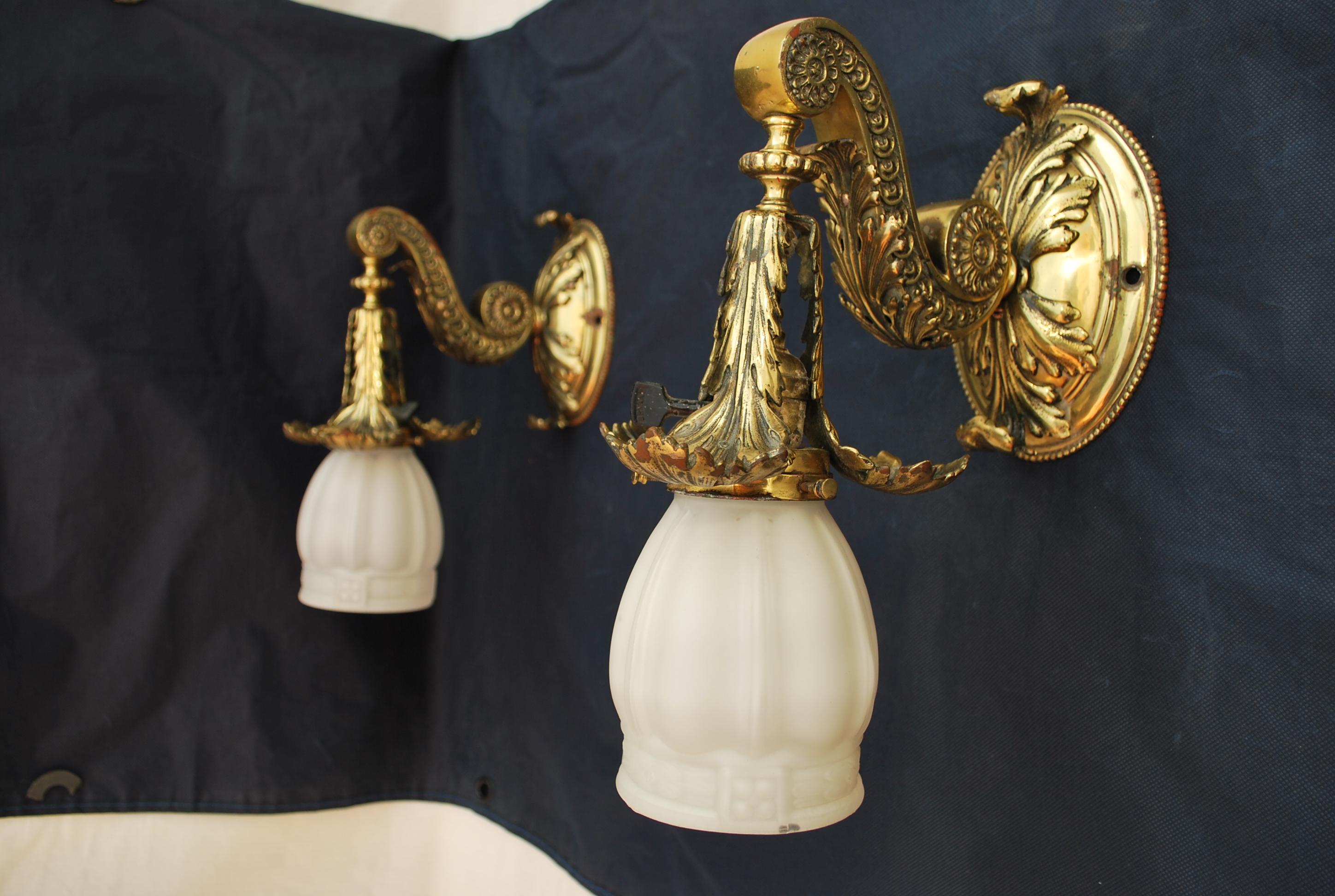 Beautiful pair of 1920's solid Brass sconces For Sale 4