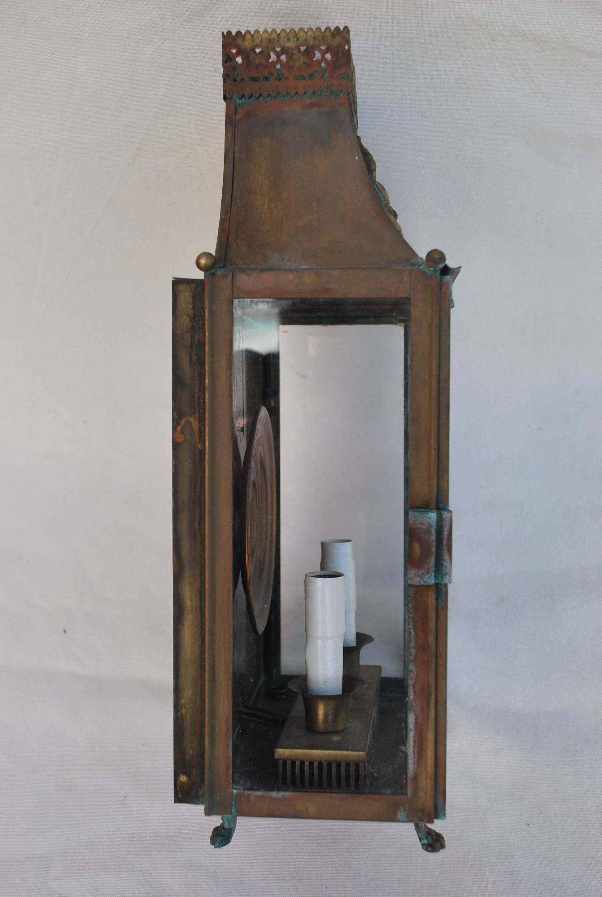 Splendida coppia di oggetti degli anni '30  applique da esterno/interno in stile coloniale in vendita 3