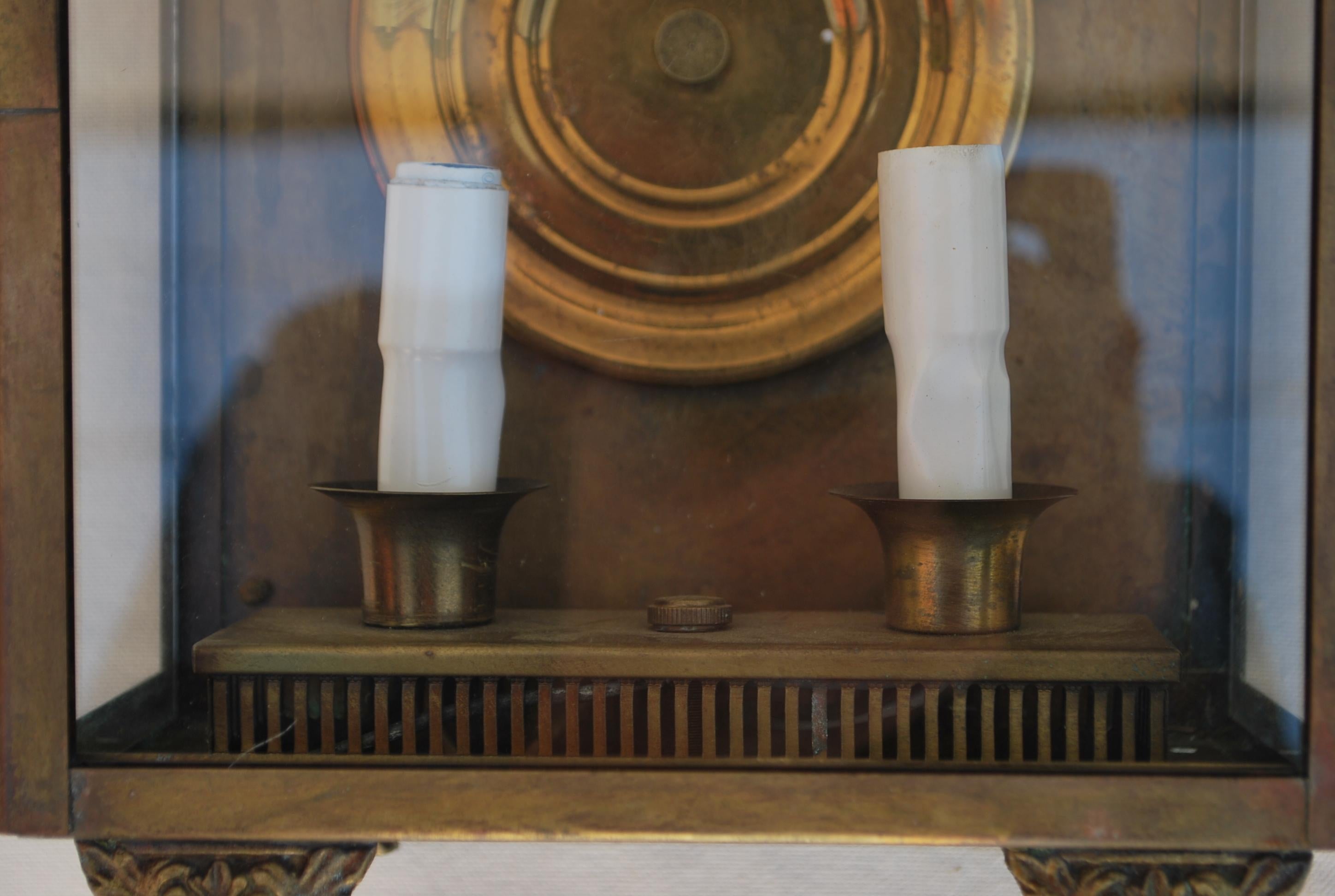 Splendida coppia di oggetti degli anni '30  applique da esterno/interno in stile coloniale In condizioni buone in vendita a Los Angeles, CA