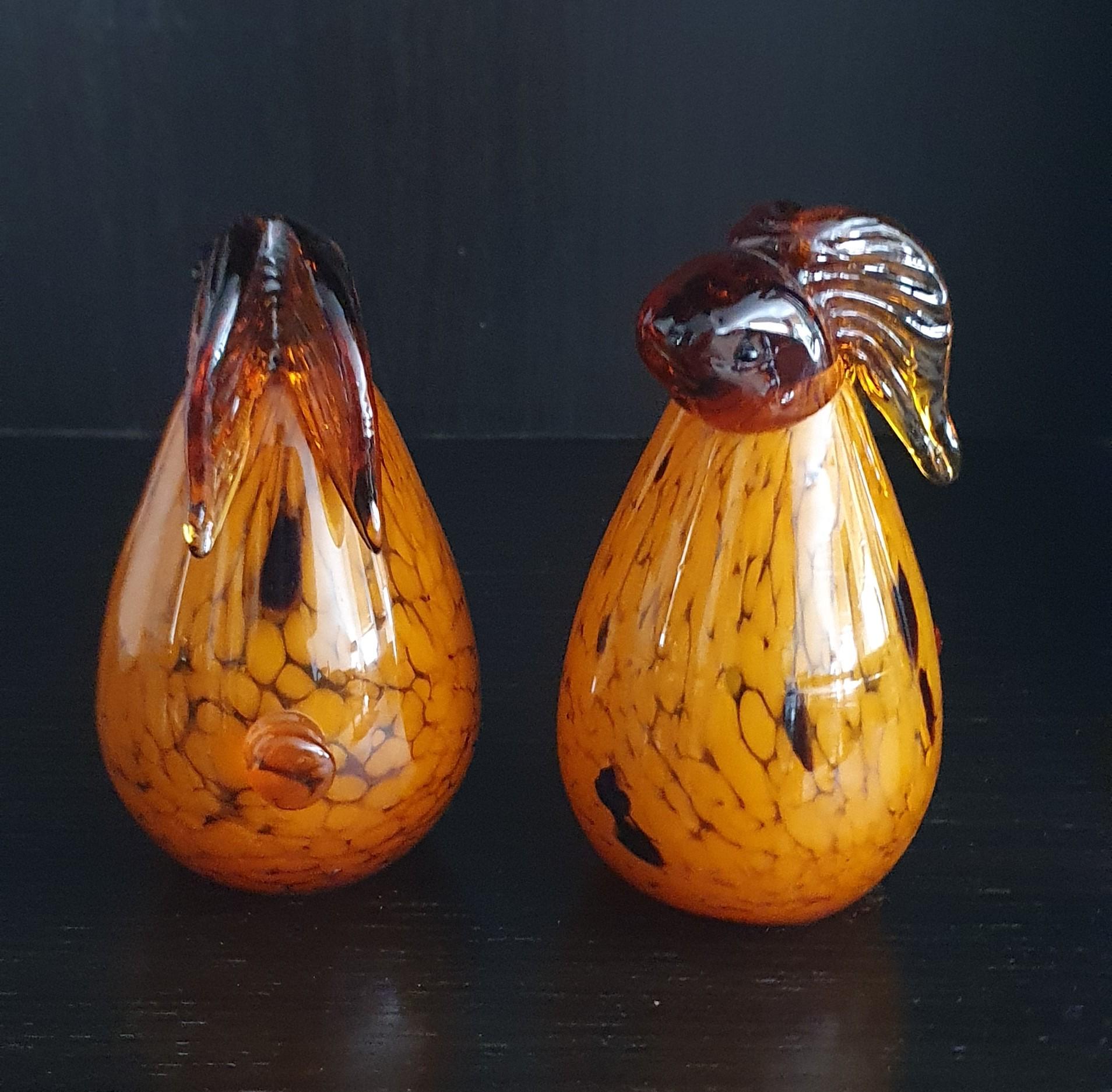 Mid-Century moderno Bellissima coppia di coniglietti in vetro di Murano degli anni '50 in vetro ambra e vetro latteo in vendita