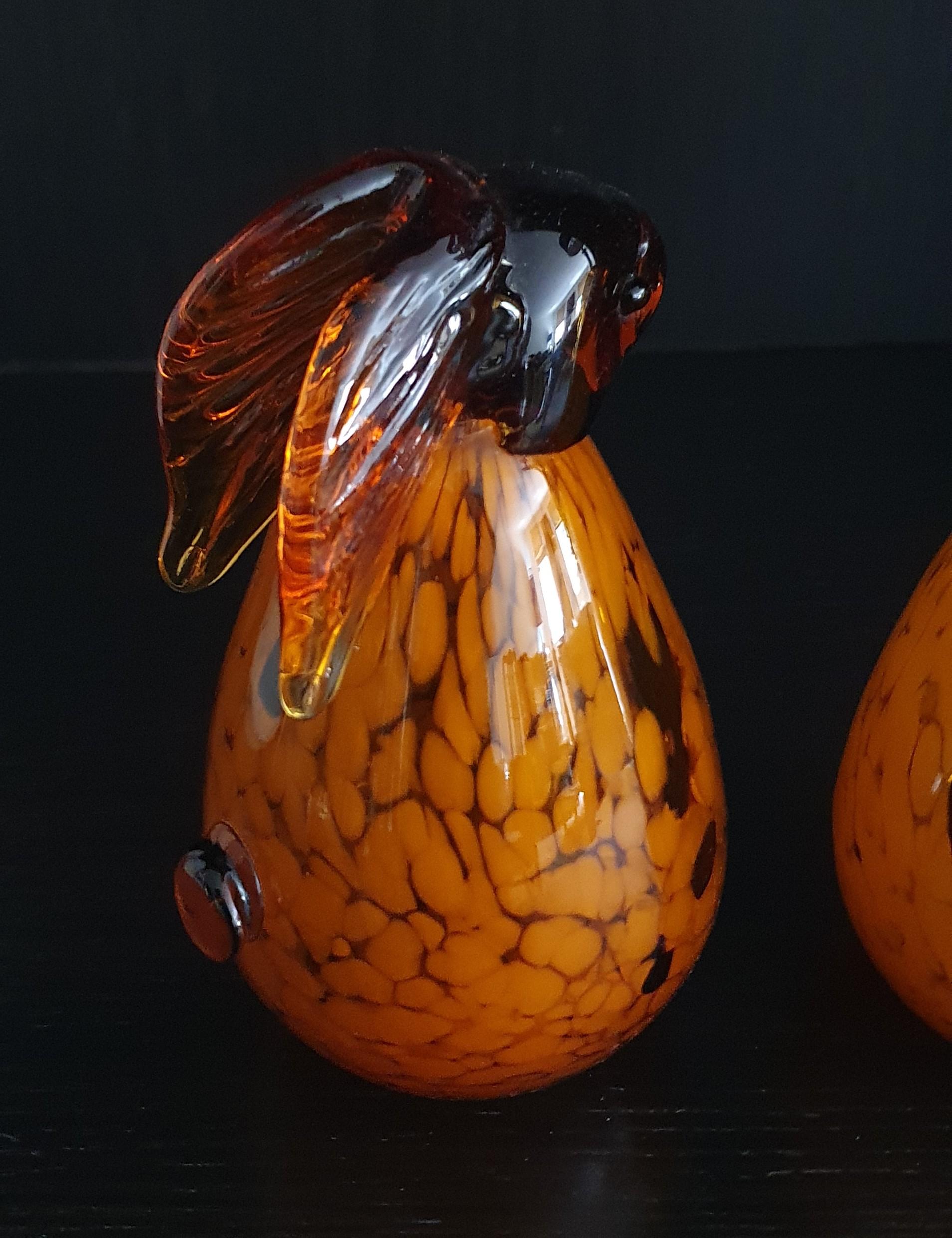 XX secolo Bellissima coppia di coniglietti in vetro di Murano degli anni '50 in vetro ambra e vetro latteo in vendita