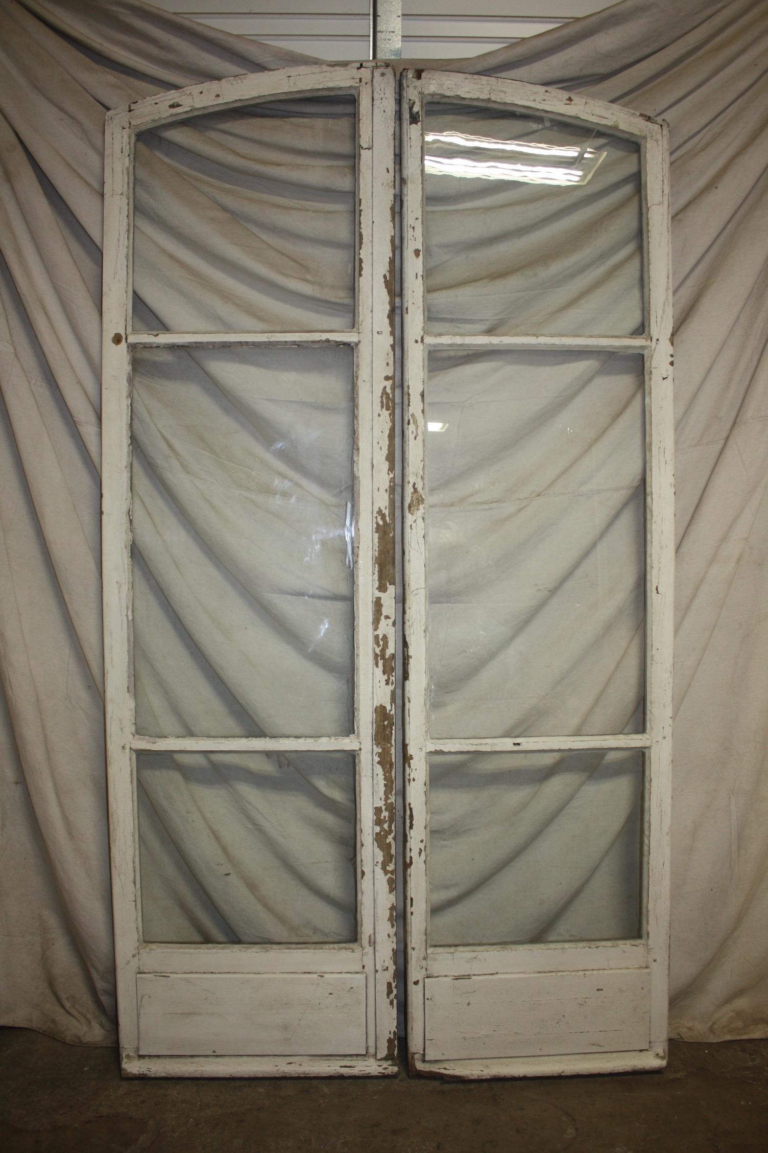 Bellissima coppia di porte francesi del XIX secolo In condizioni buone in vendita a Stockbridge, GA