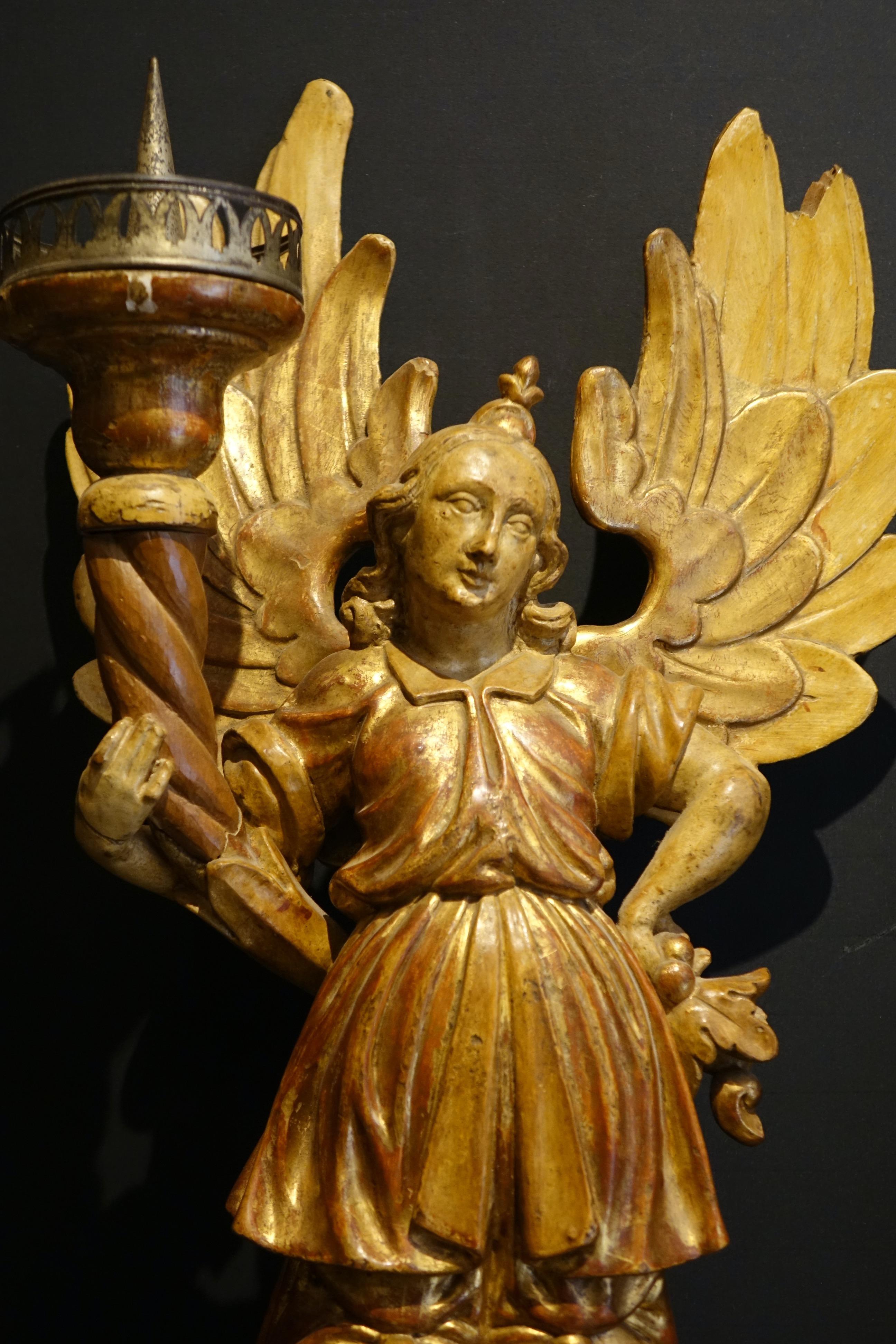 Beautiful Pair of Angels, Provence or Italy, 17th c. In Good Condition For Sale In PARIS, FR