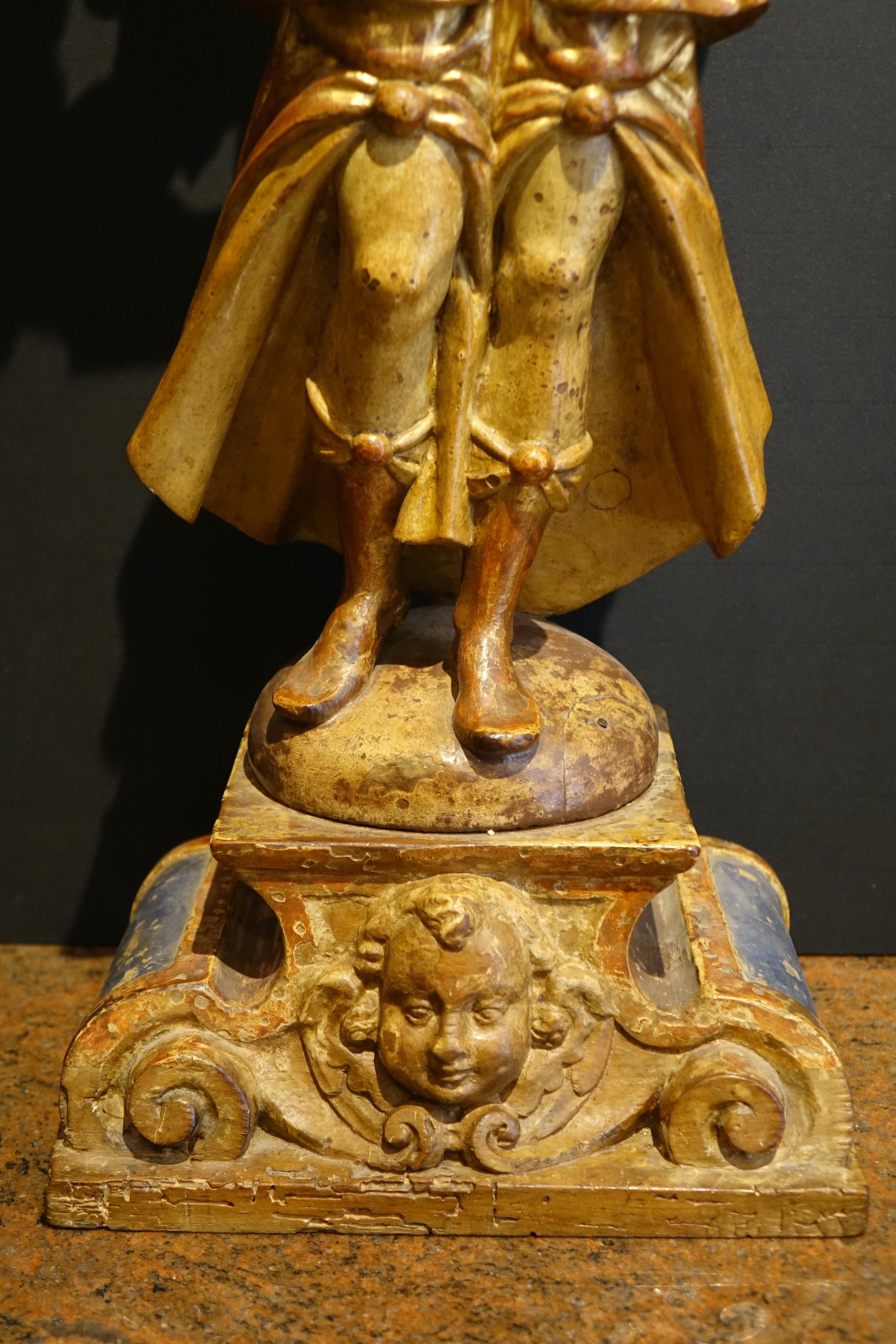 17th Century Beautiful Pair of Angels, Provence or Italy, 17th c. For Sale