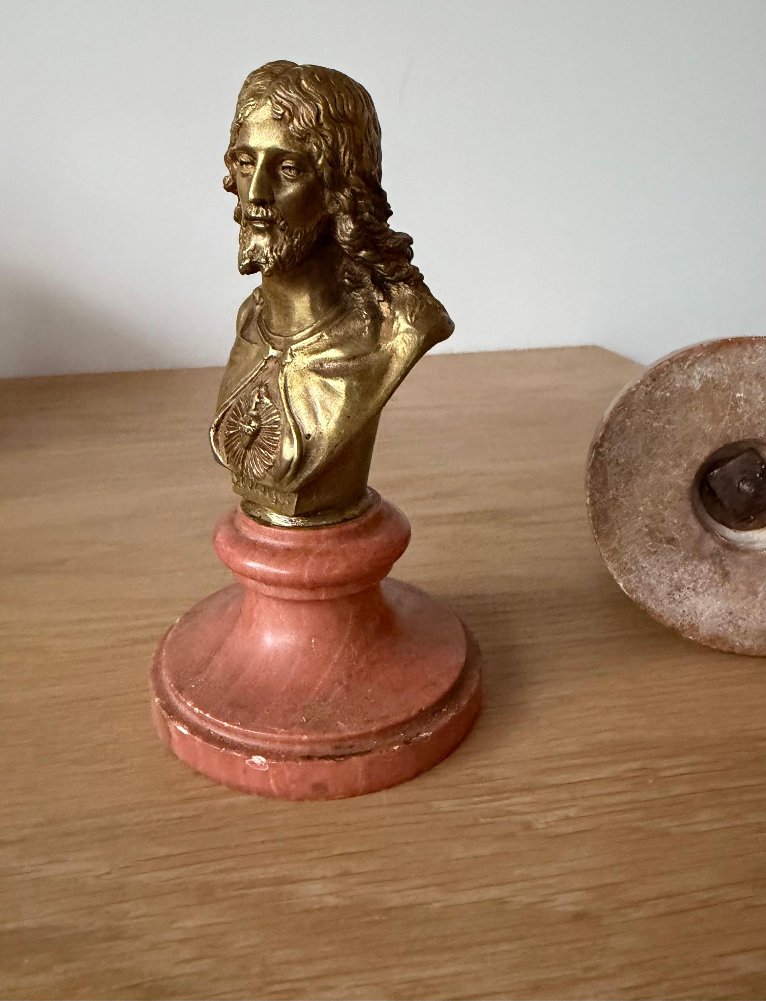 Paire de bustes de Jésus et Marie en bronze antique et marbre en vente 11