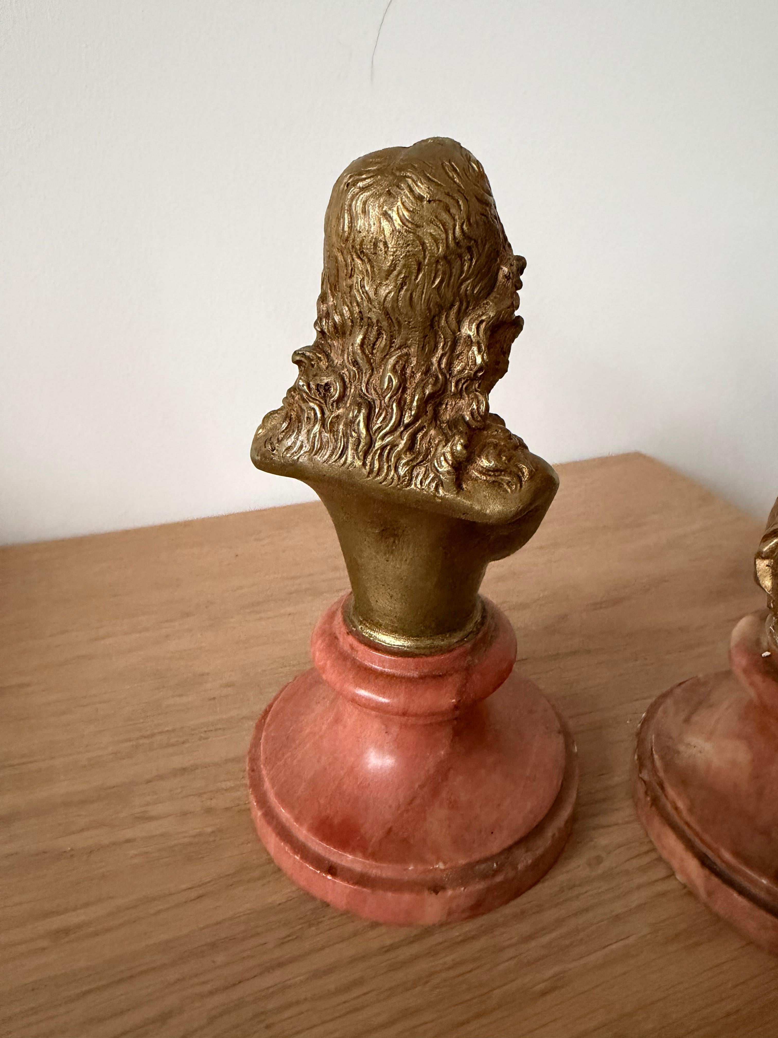 Paire de bustes de Jésus et Marie en bronze antique et marbre Bon état - En vente à Lisse, NL